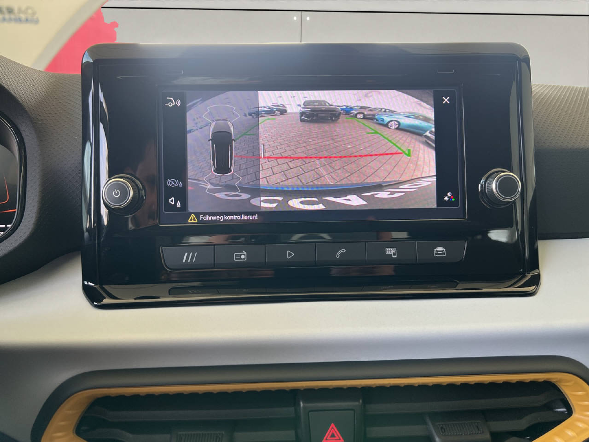 listing desktop thumbnail image 16