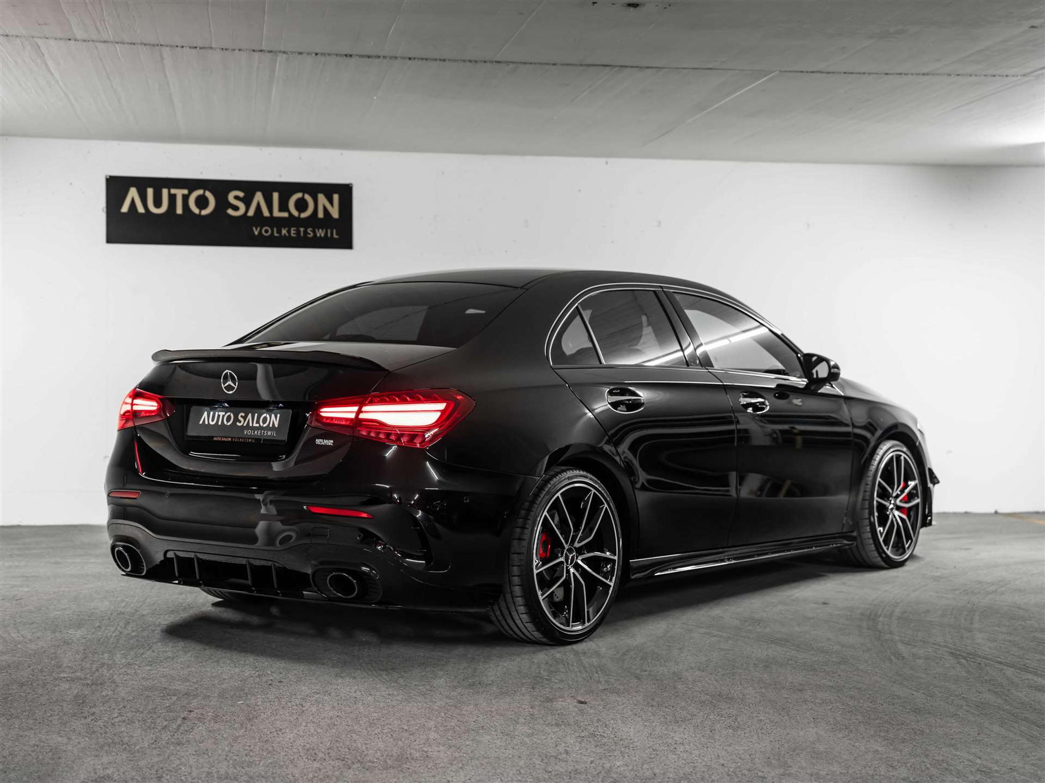 listing desktop thumbnail image 4