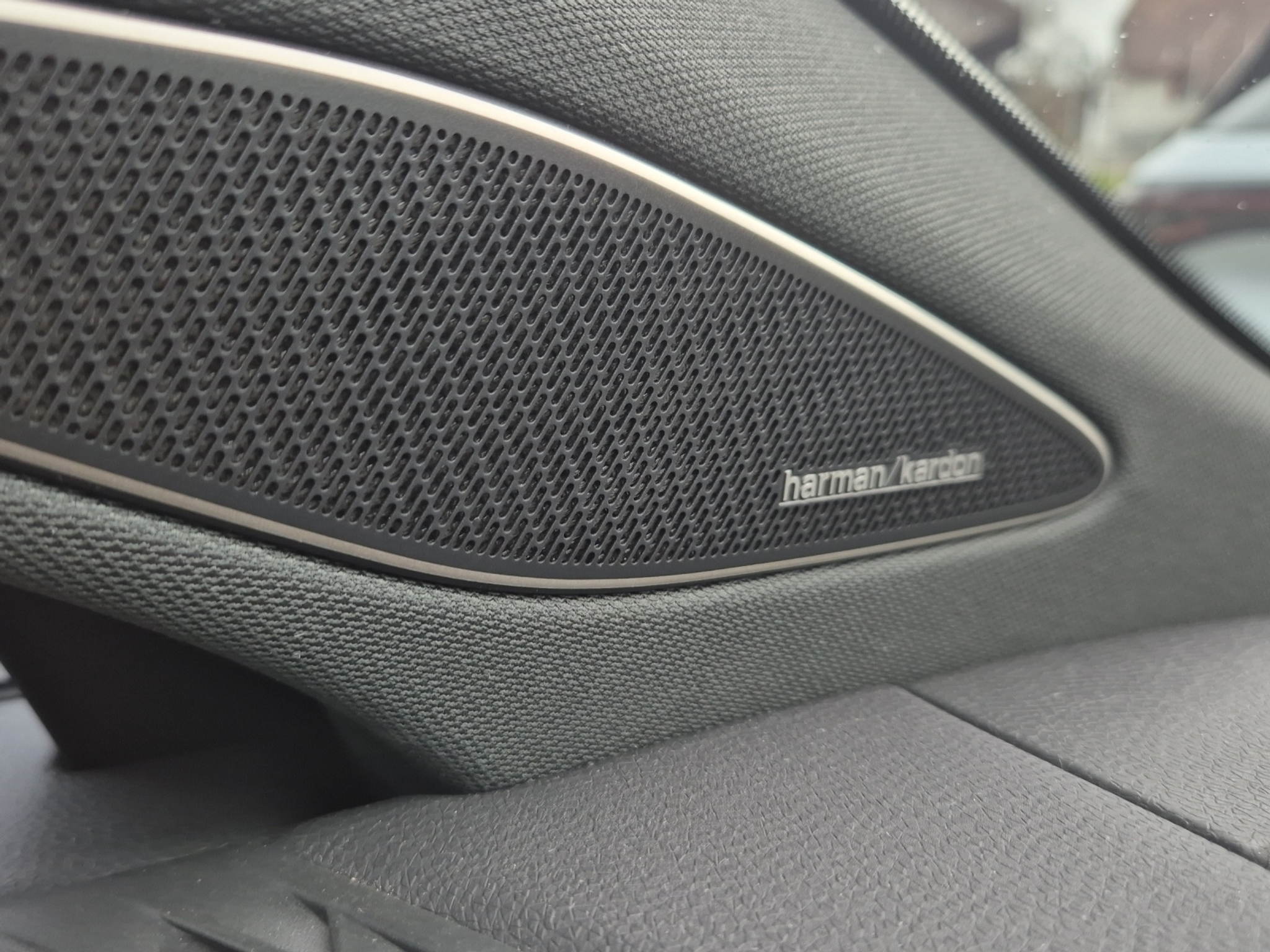 listing desktop thumbnail image 22