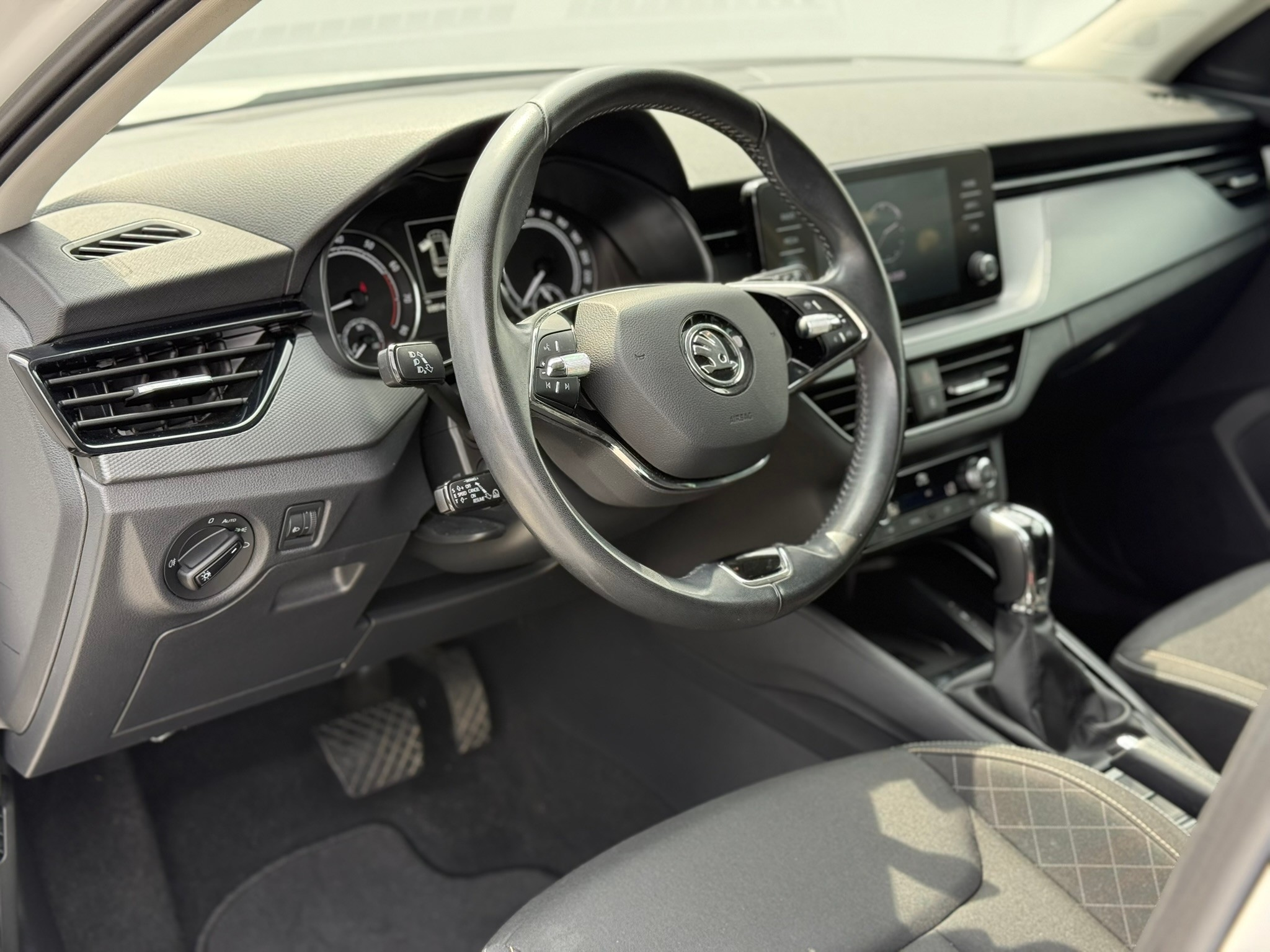 listing desktop thumbnail image 6