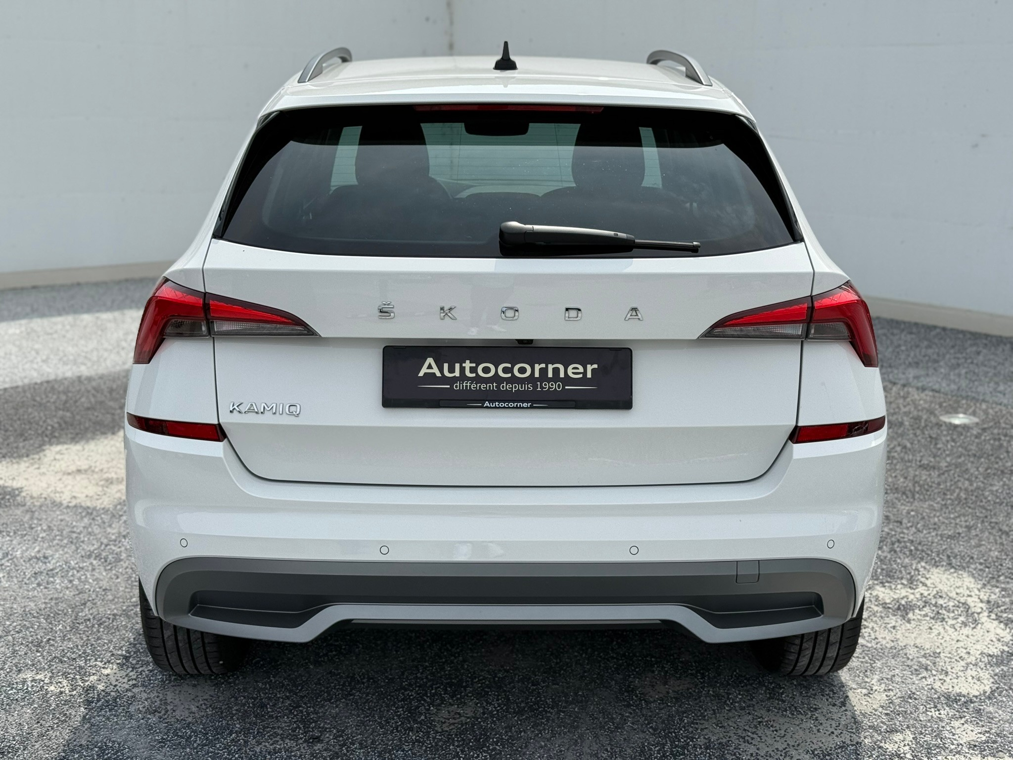 listing desktop thumbnail image 3