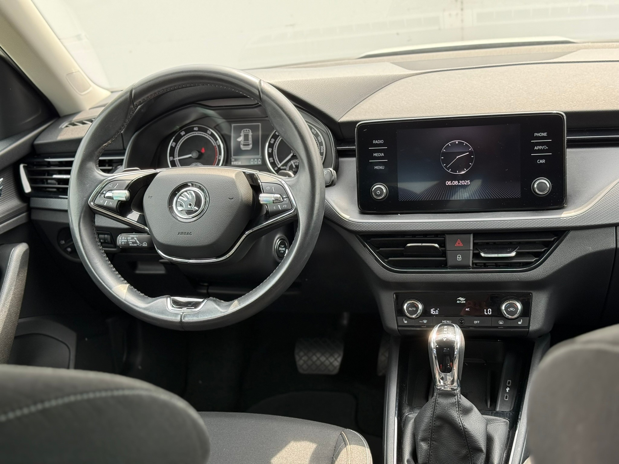 listing desktop thumbnail image 10