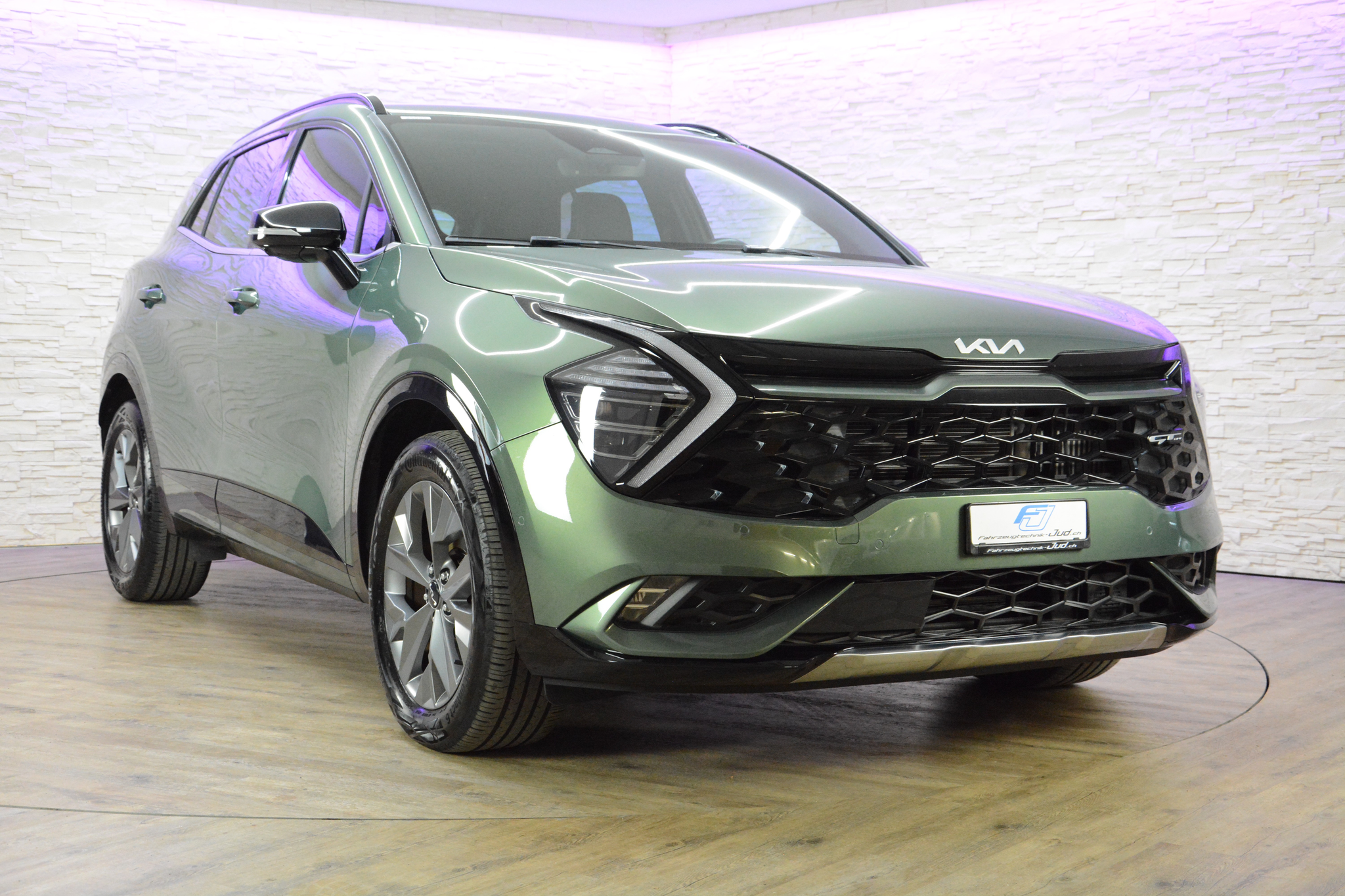 listing desktop thumbnail image 1