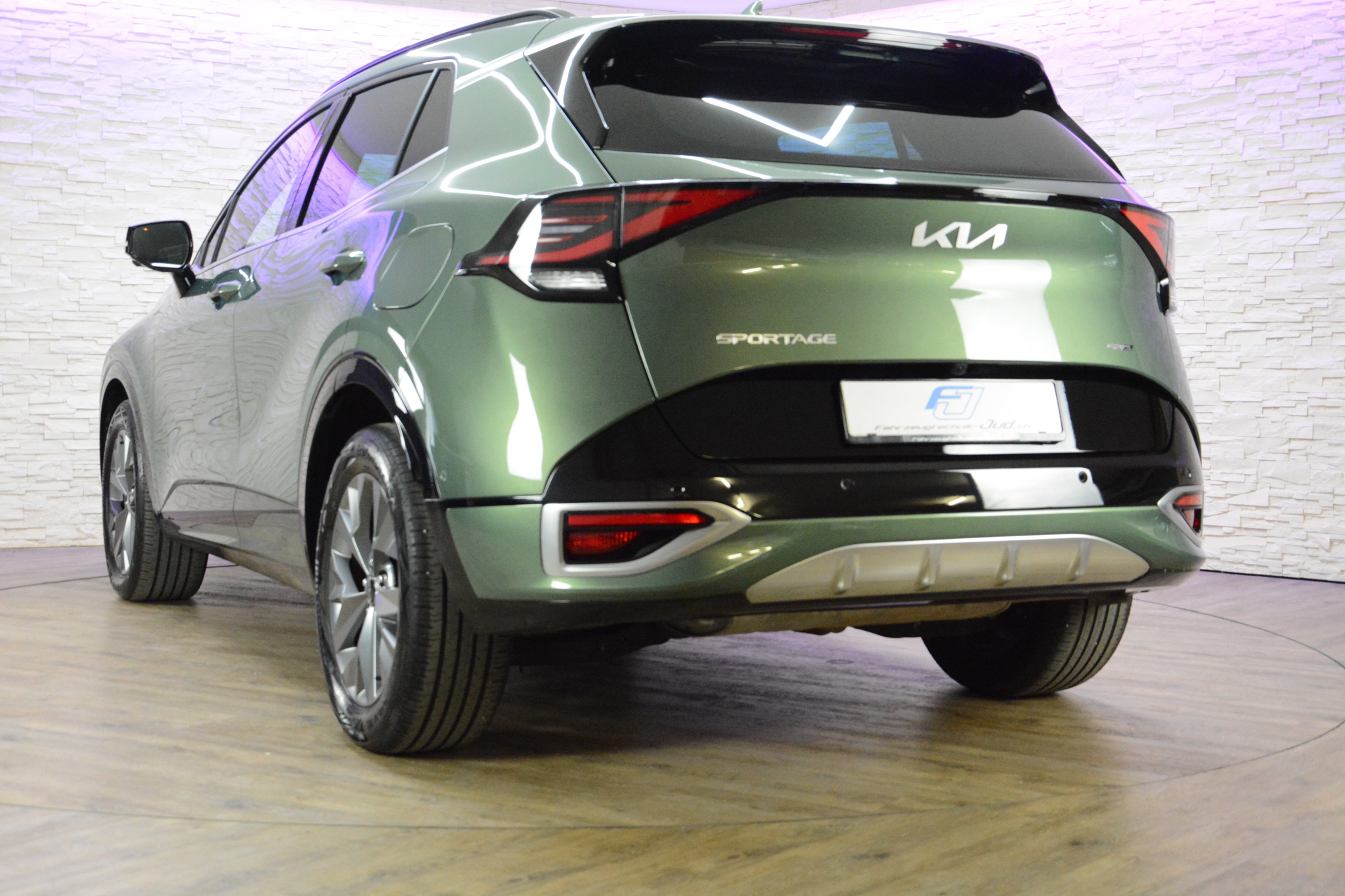 listing desktop thumbnail image 5