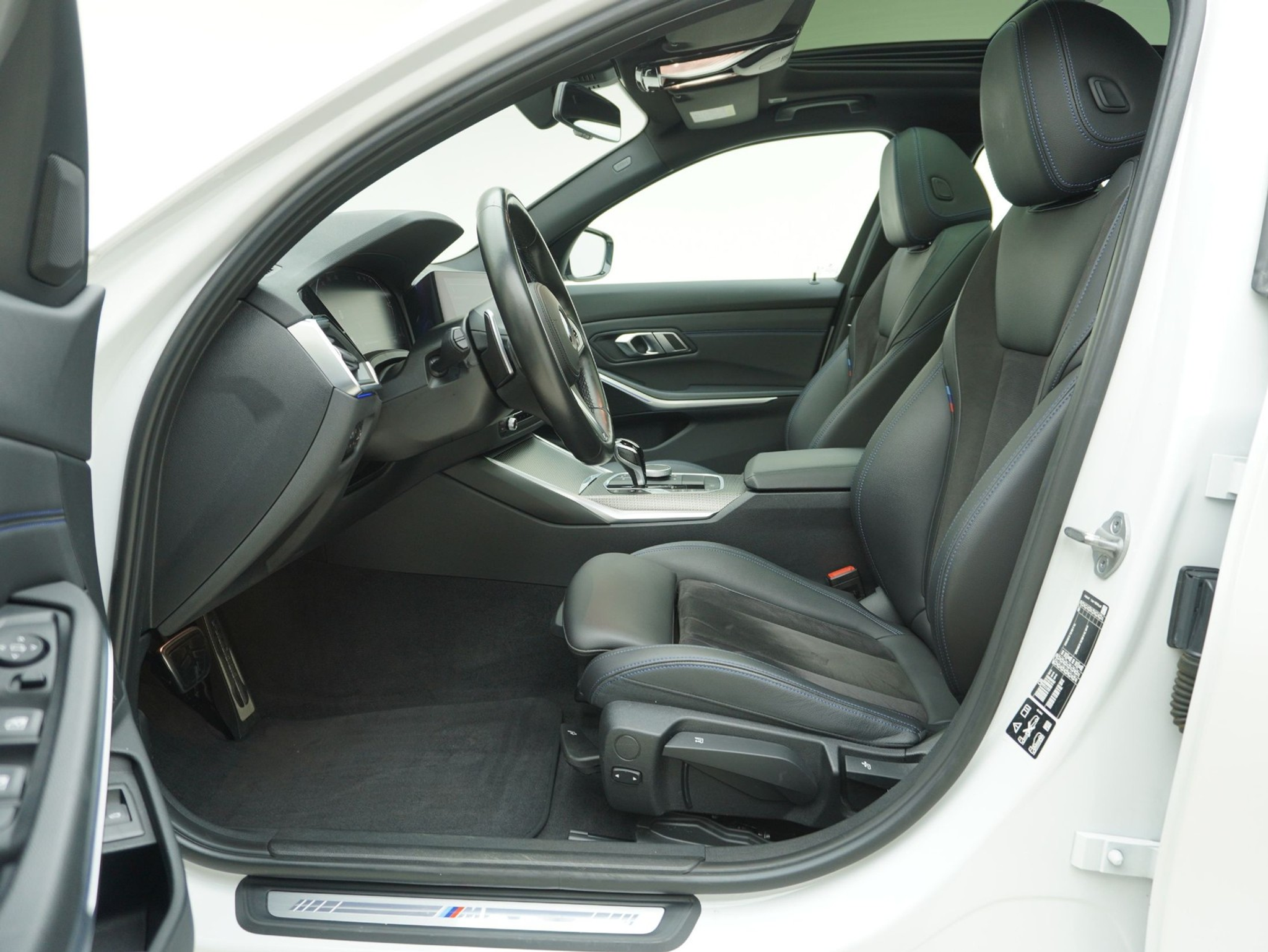 listing desktop thumbnail image 7