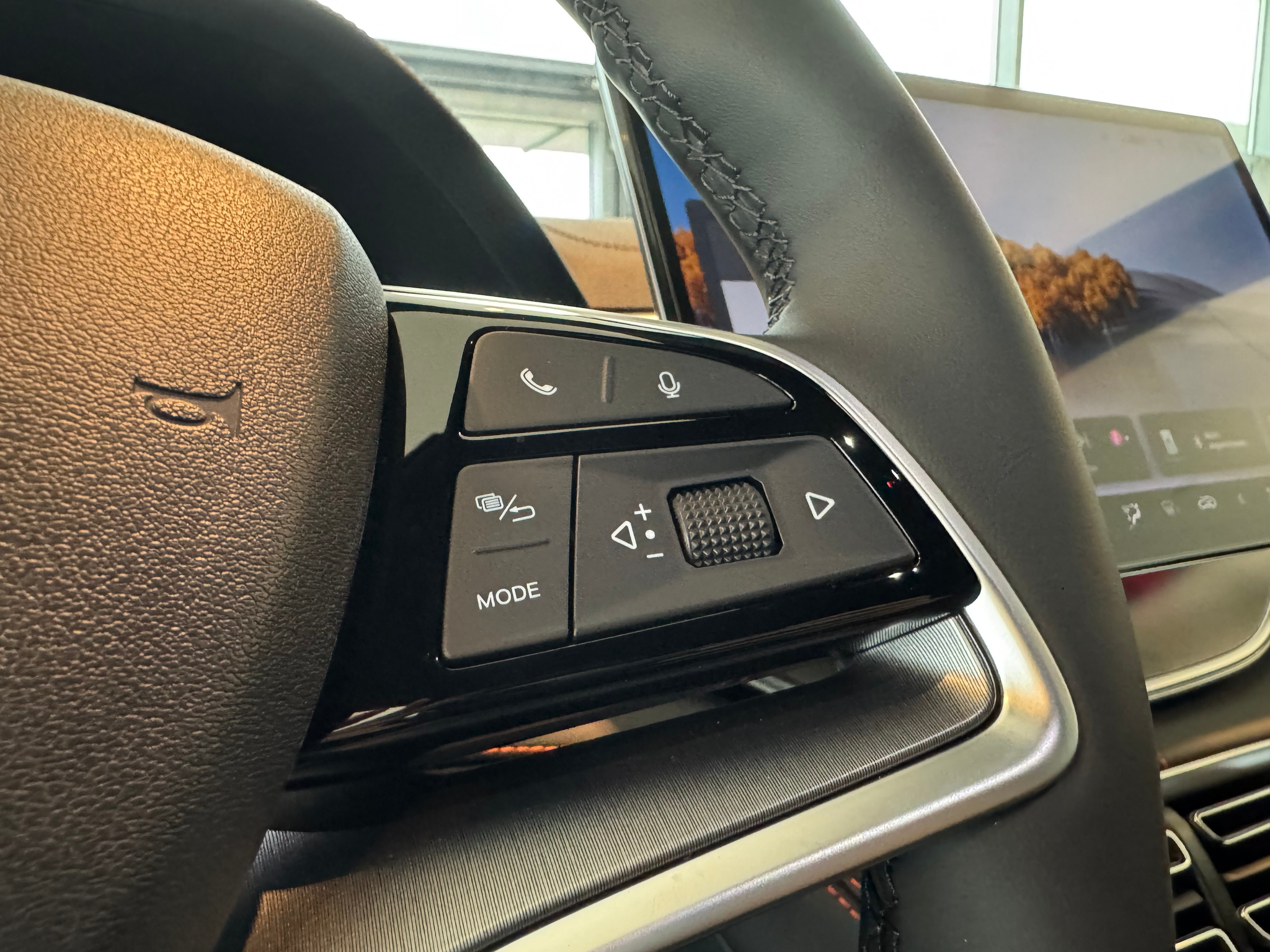 listing desktop thumbnail image 14