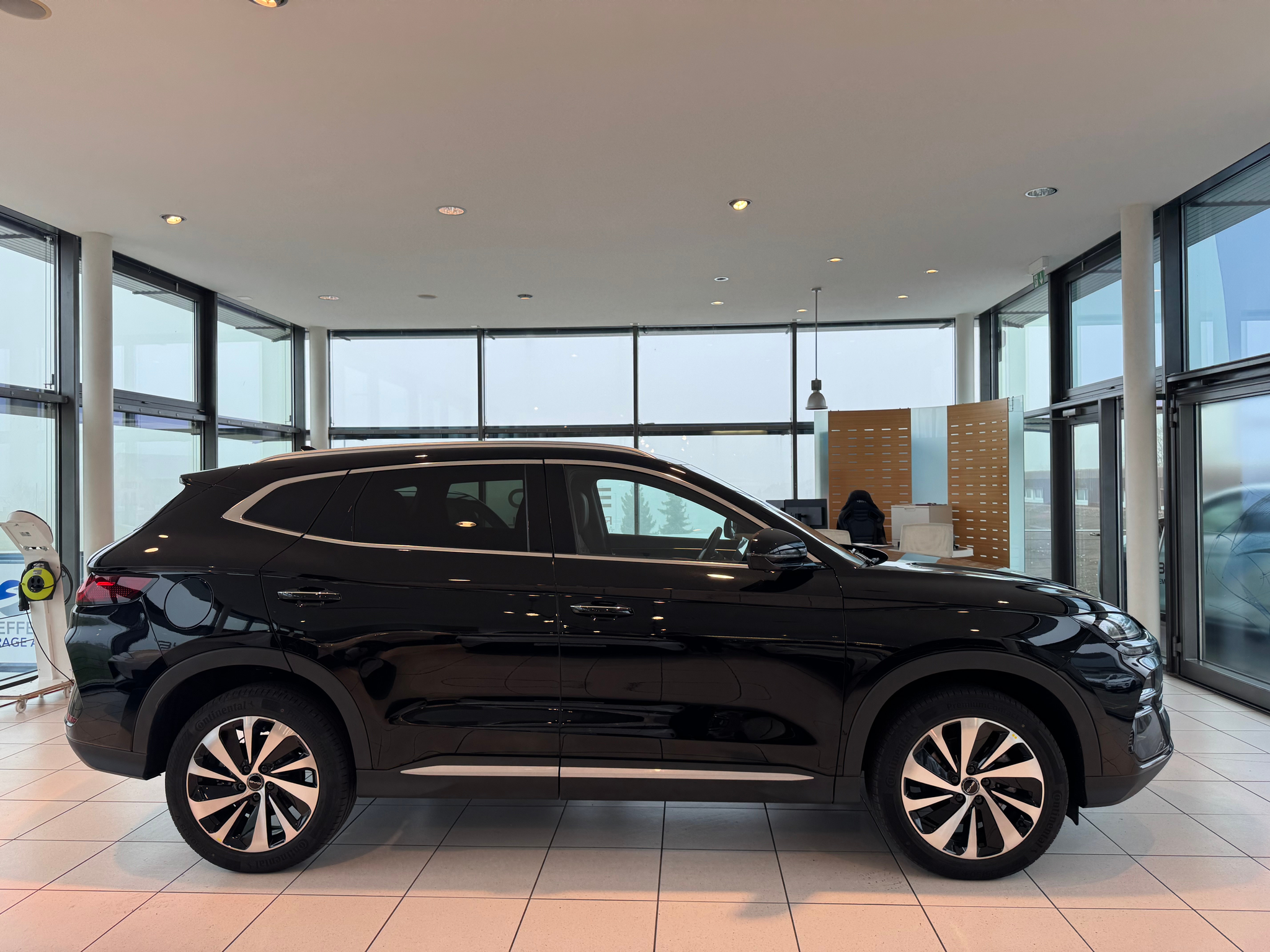 listing desktop thumbnail image 6