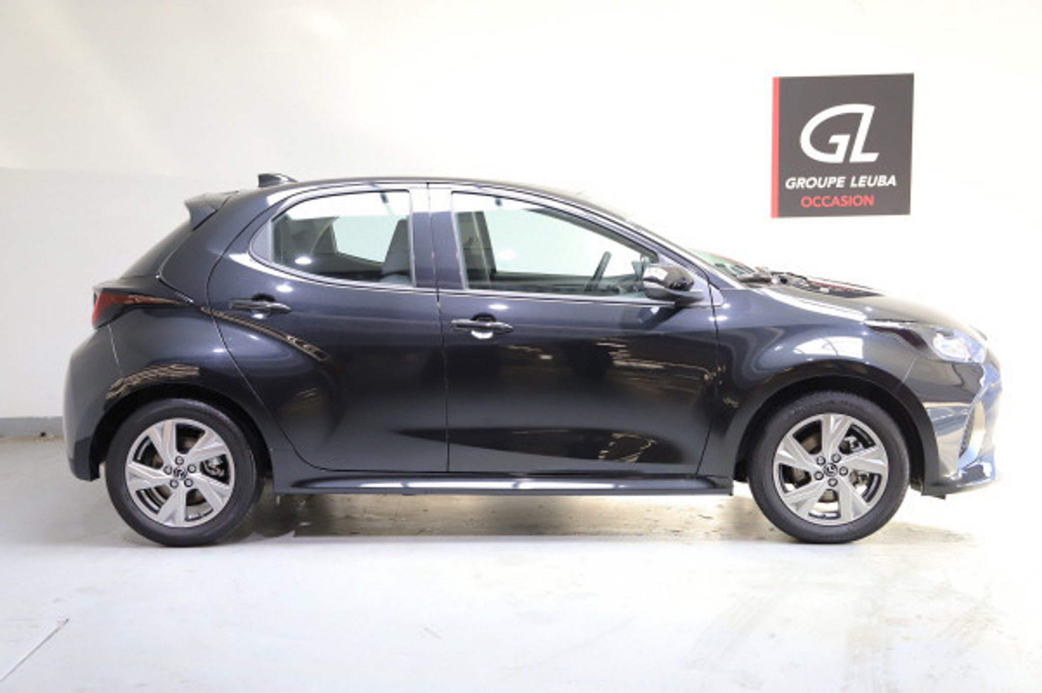 listing desktop thumbnail image 6