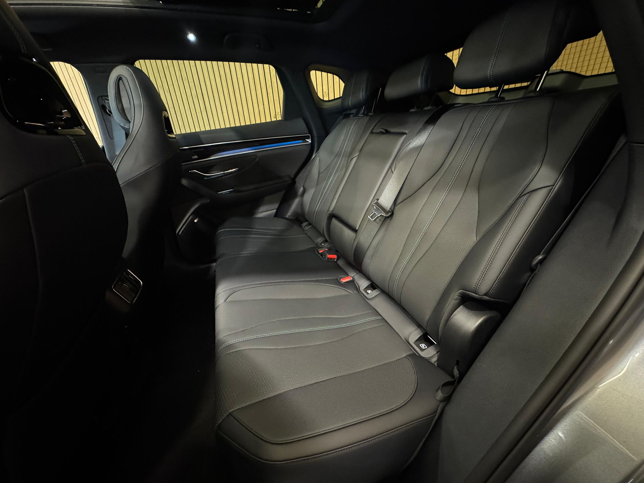 listing desktop thumbnail image 8