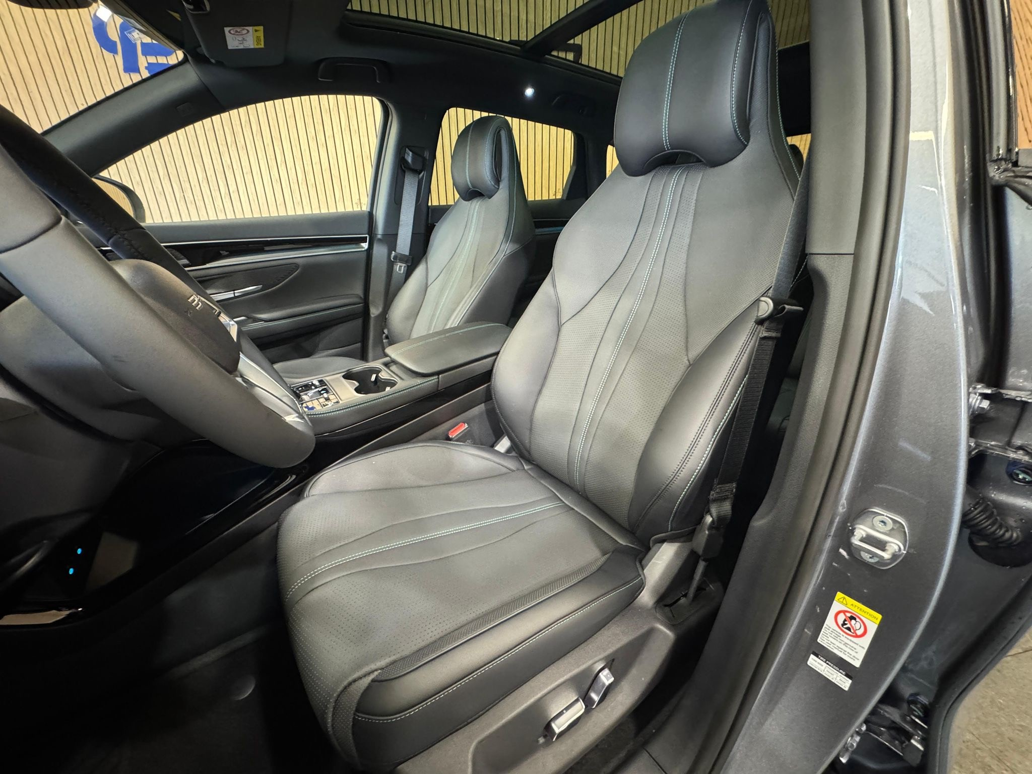 listing desktop thumbnail image 5