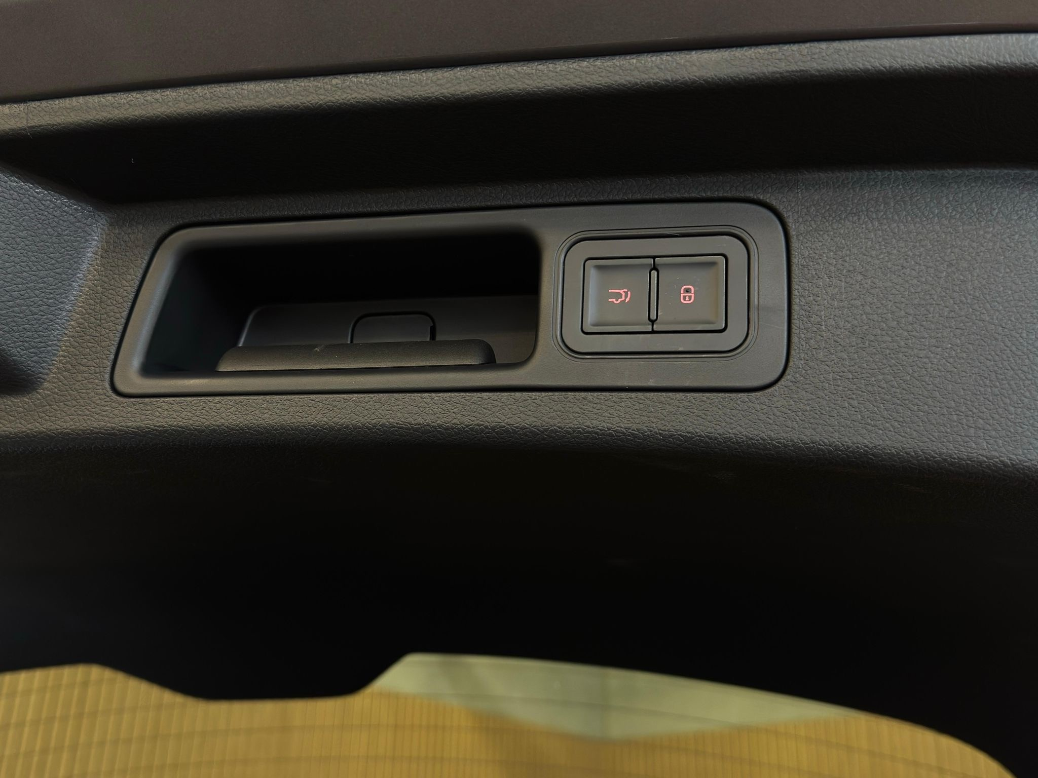 listing desktop thumbnail image 11