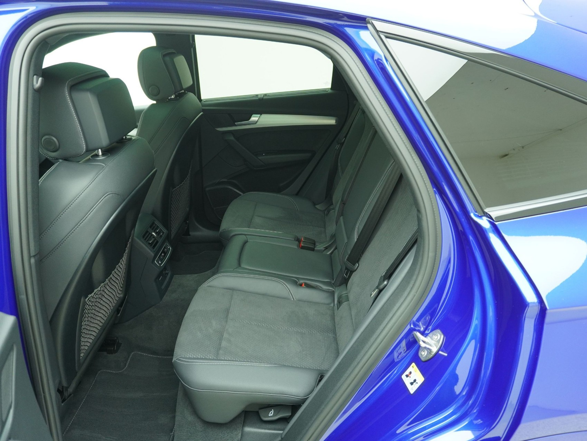 listing desktop thumbnail image 11