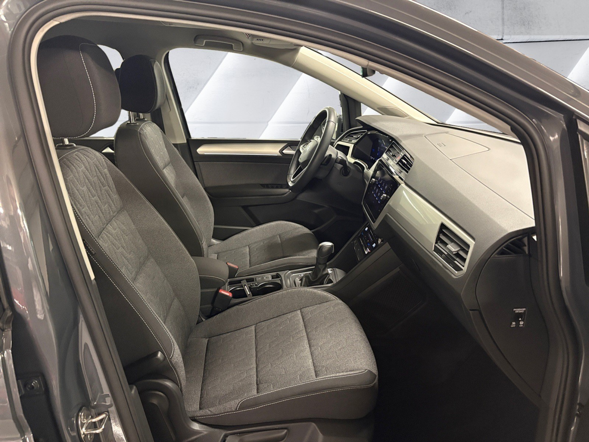 listing desktop thumbnail image 13