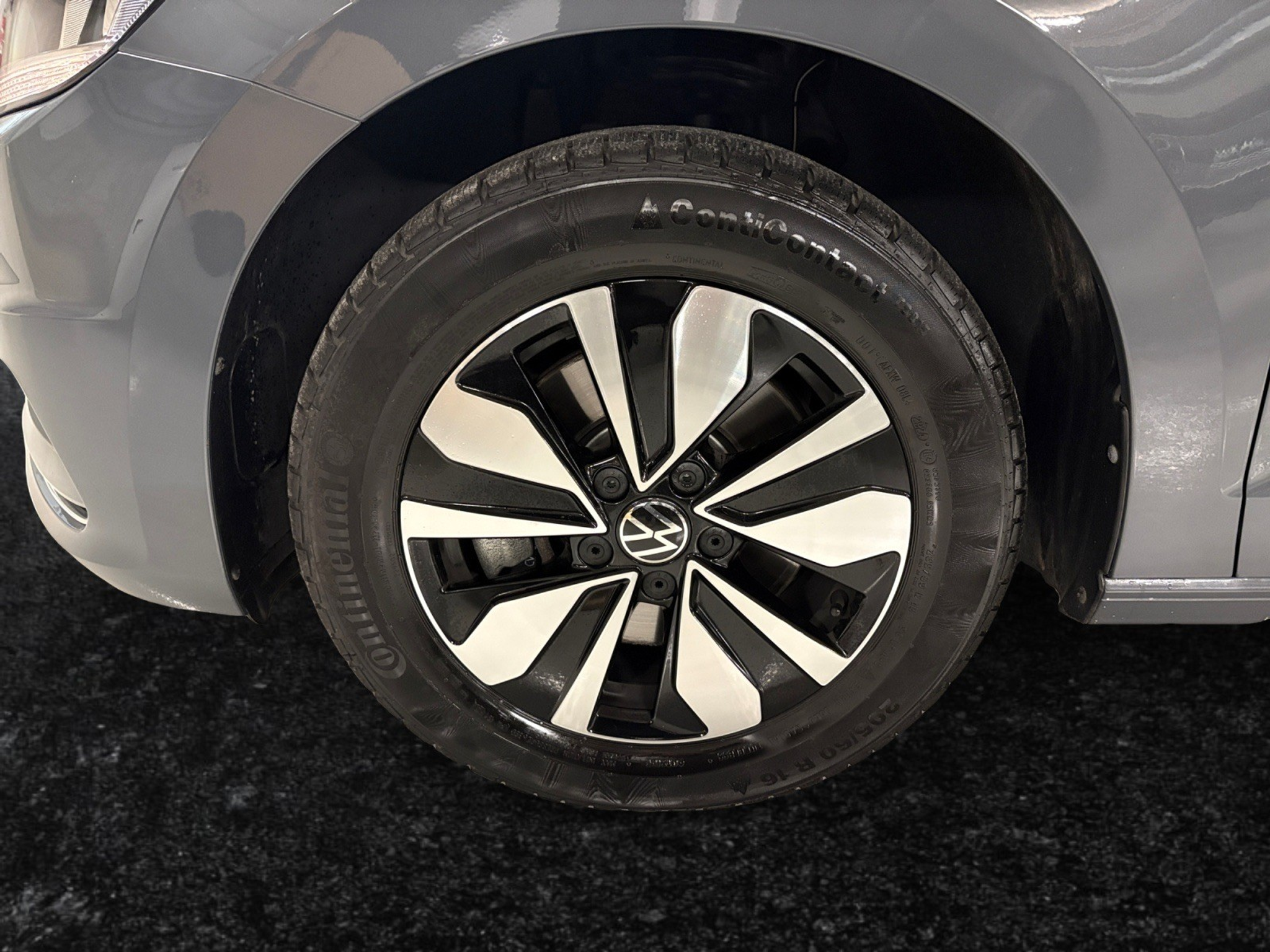 listing desktop thumbnail image 15