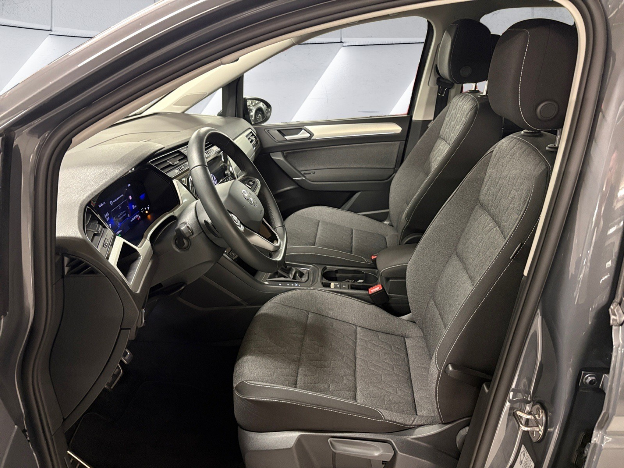 listing desktop thumbnail image 12