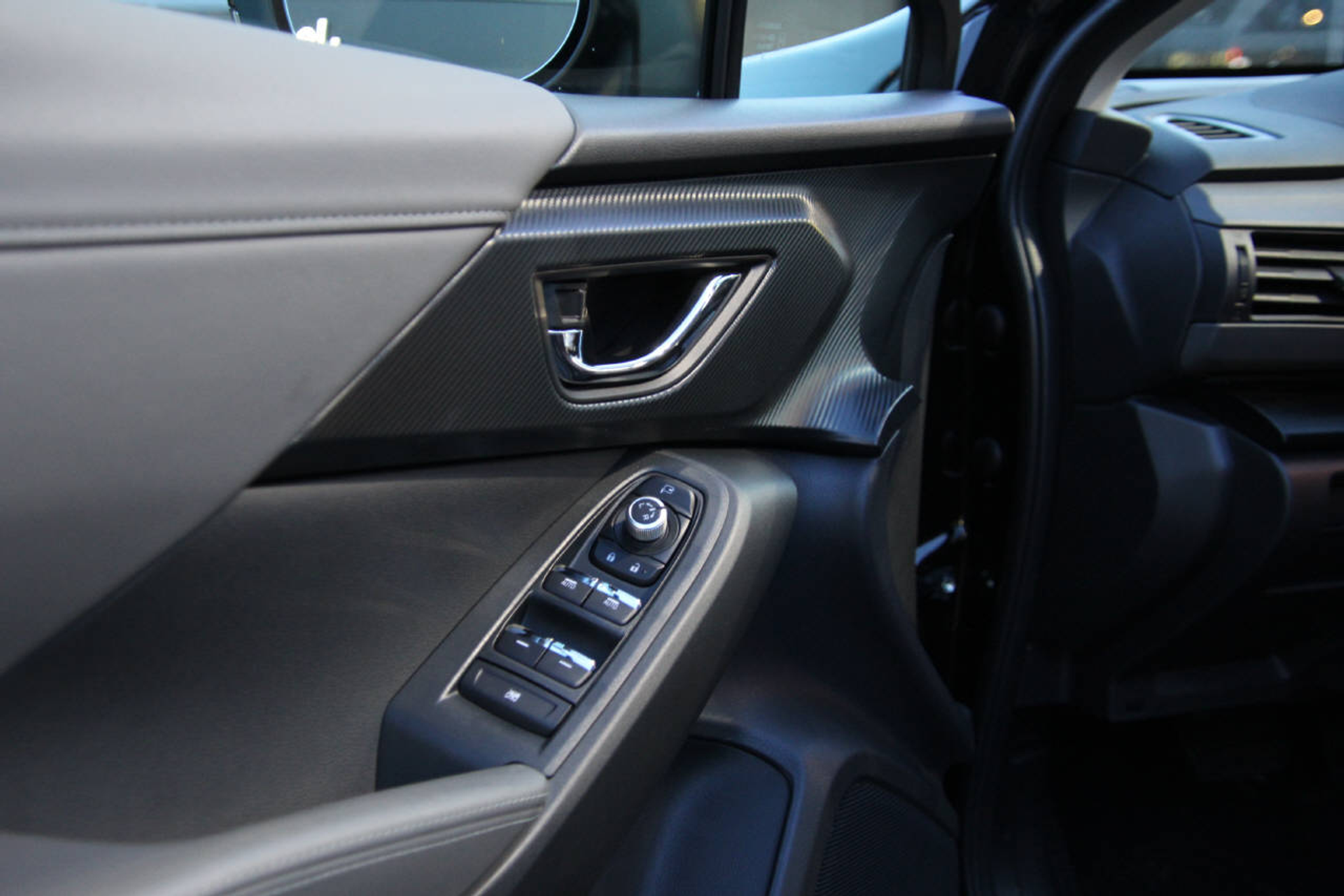 listing desktop thumbnail image 12