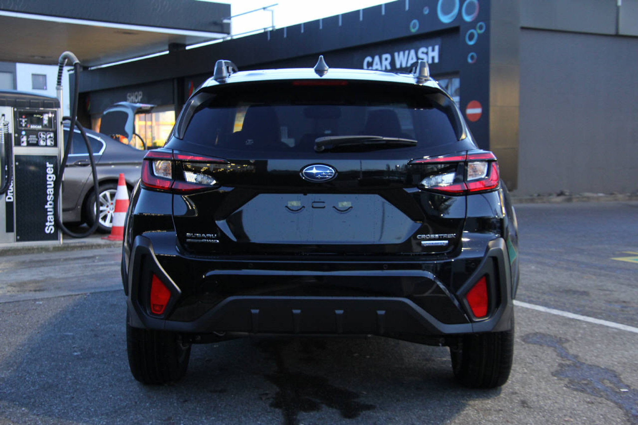 listing desktop thumbnail image 3