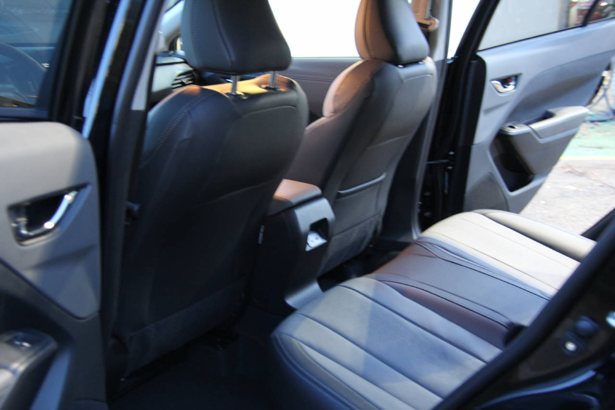 listing desktop thumbnail image 11