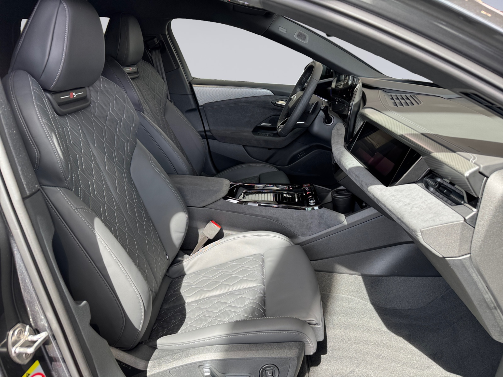 listing desktop thumbnail image 12