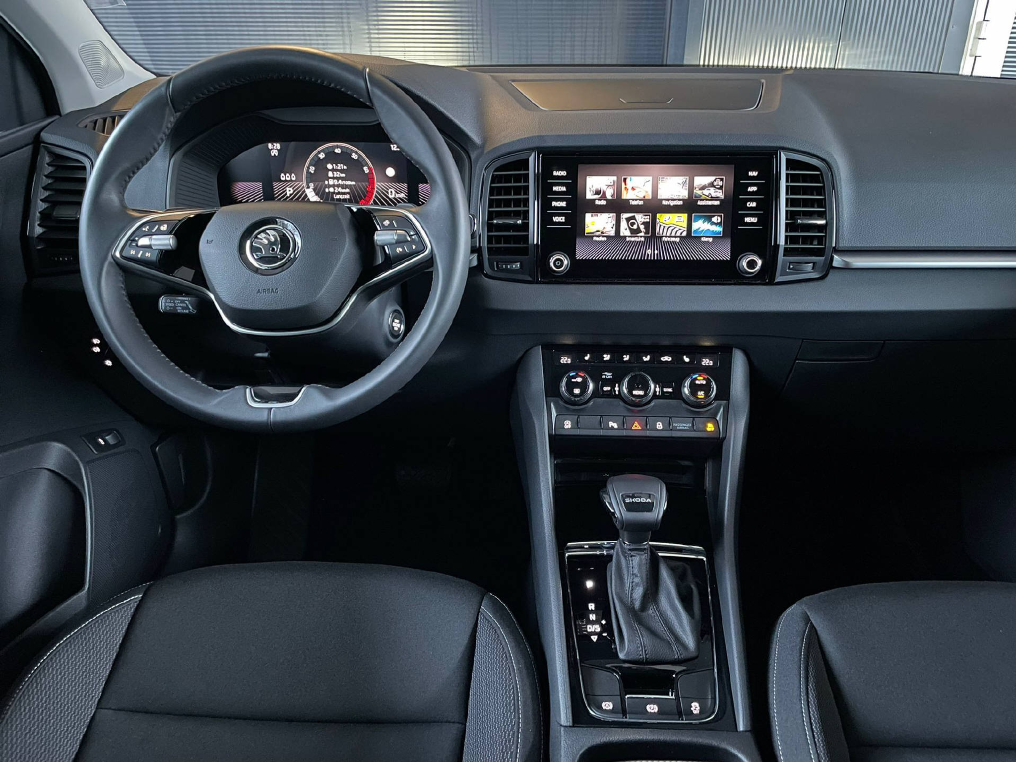 listing desktop thumbnail image 6