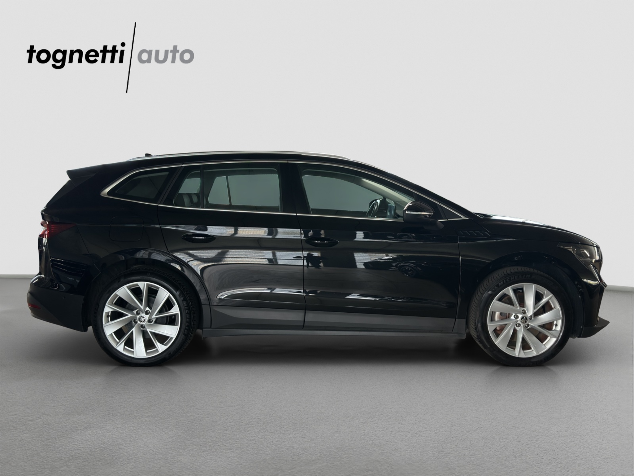 listing desktop thumbnail image 2