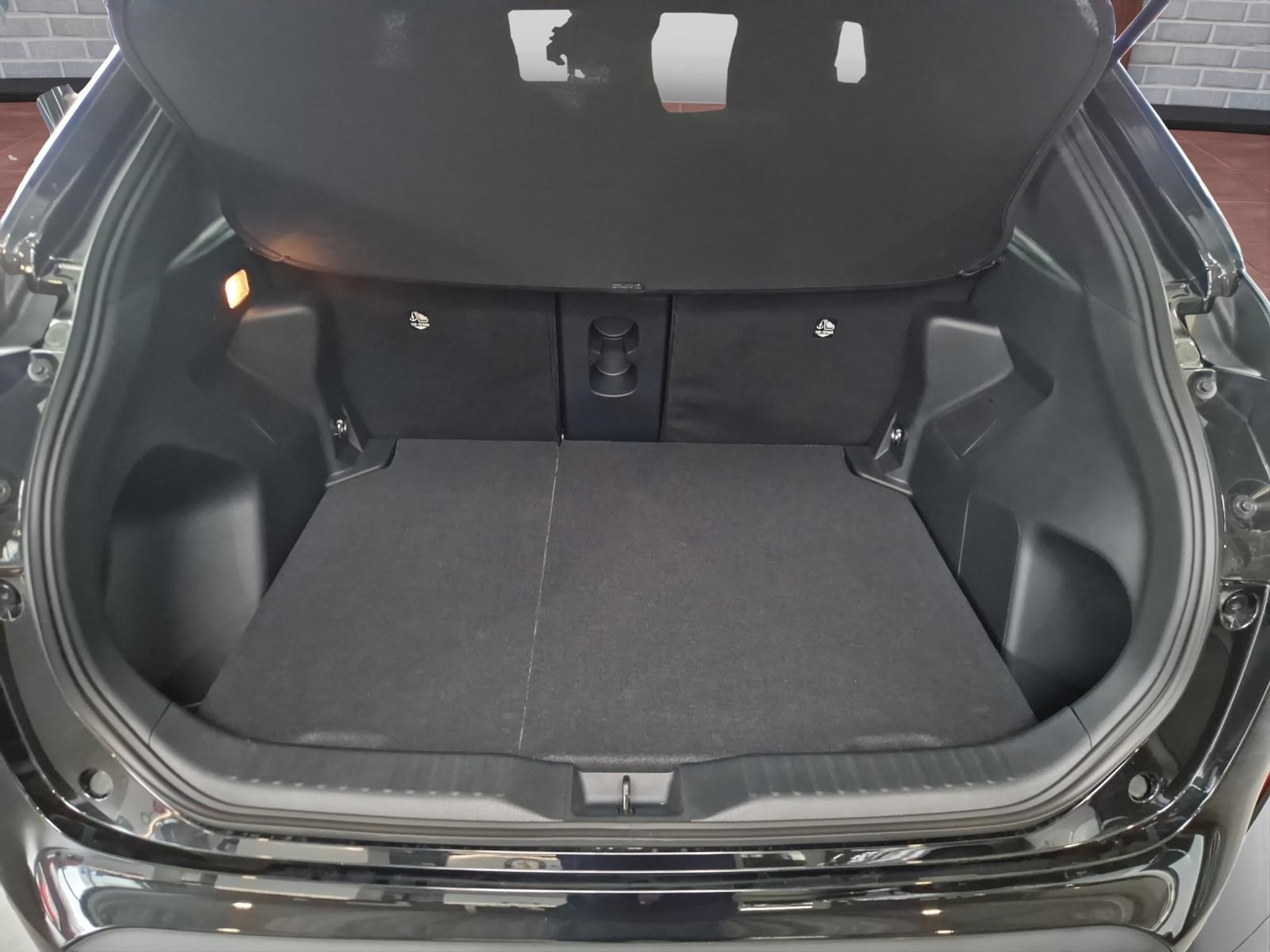 listing desktop thumbnail image 10