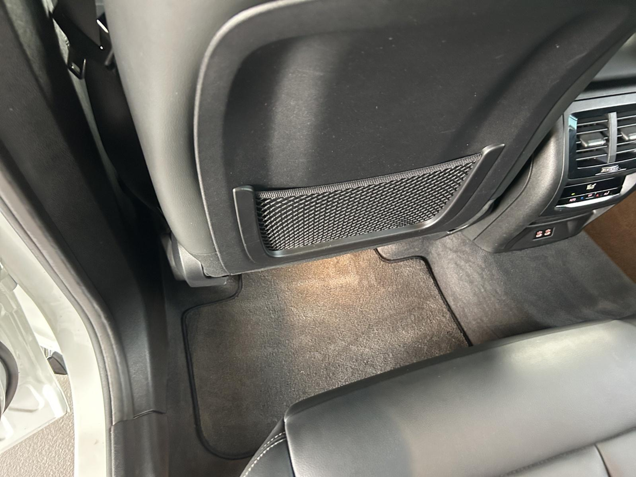 listing desktop thumbnail image 18