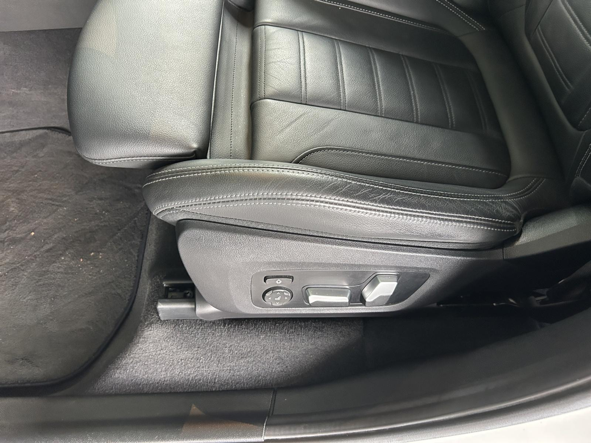 listing desktop thumbnail image 15