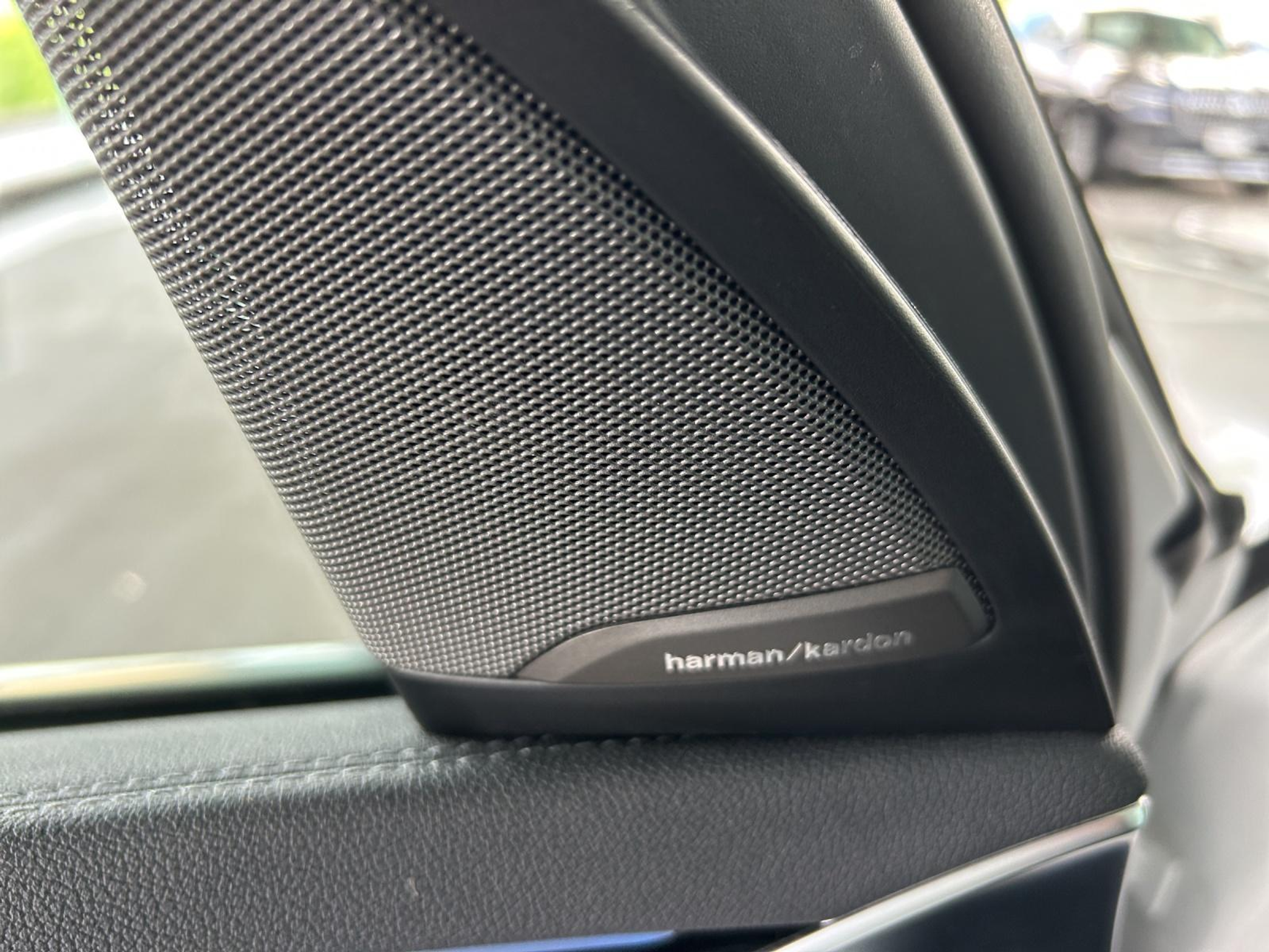 listing desktop thumbnail image 13