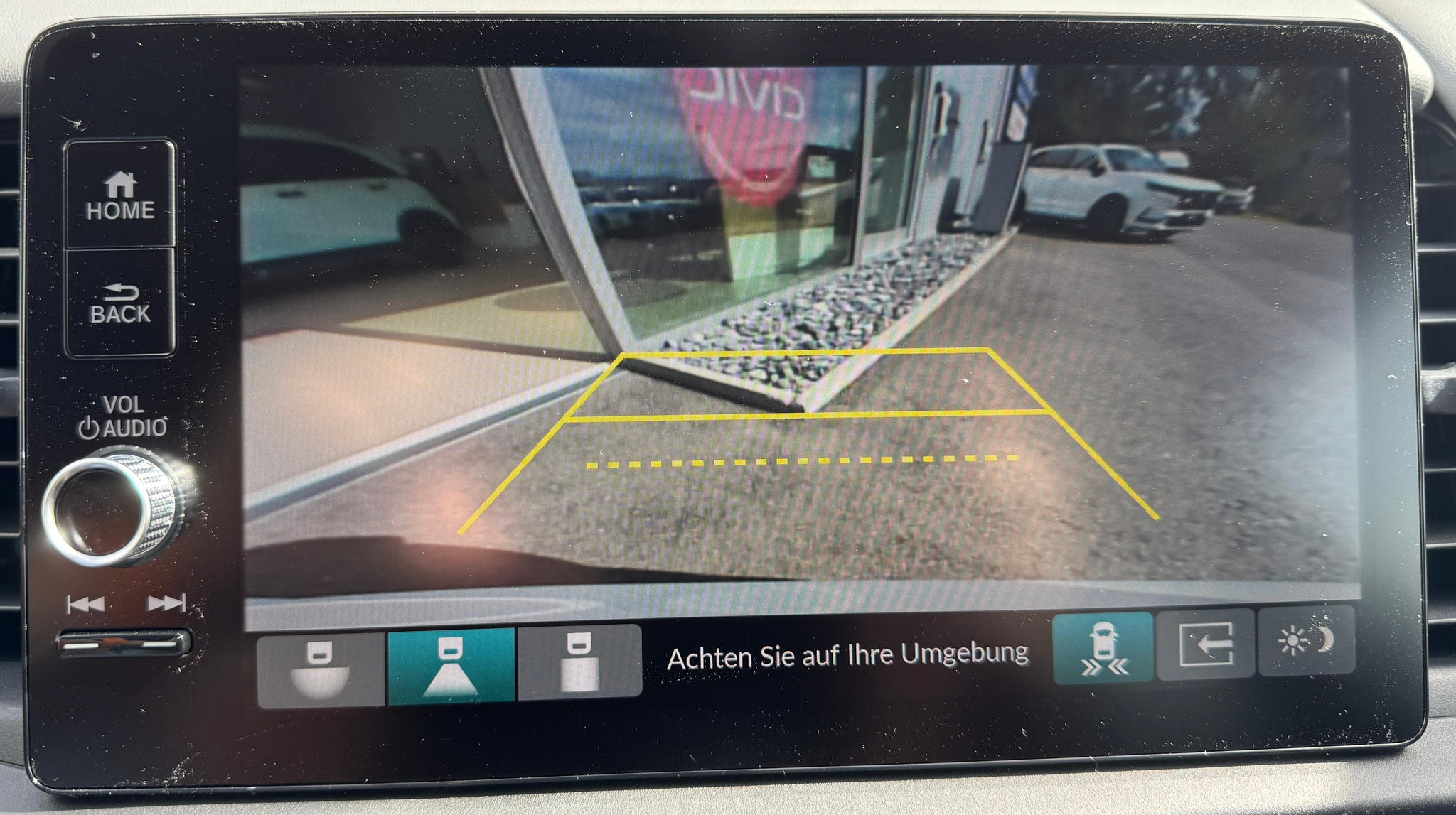 listing desktop thumbnail image 14