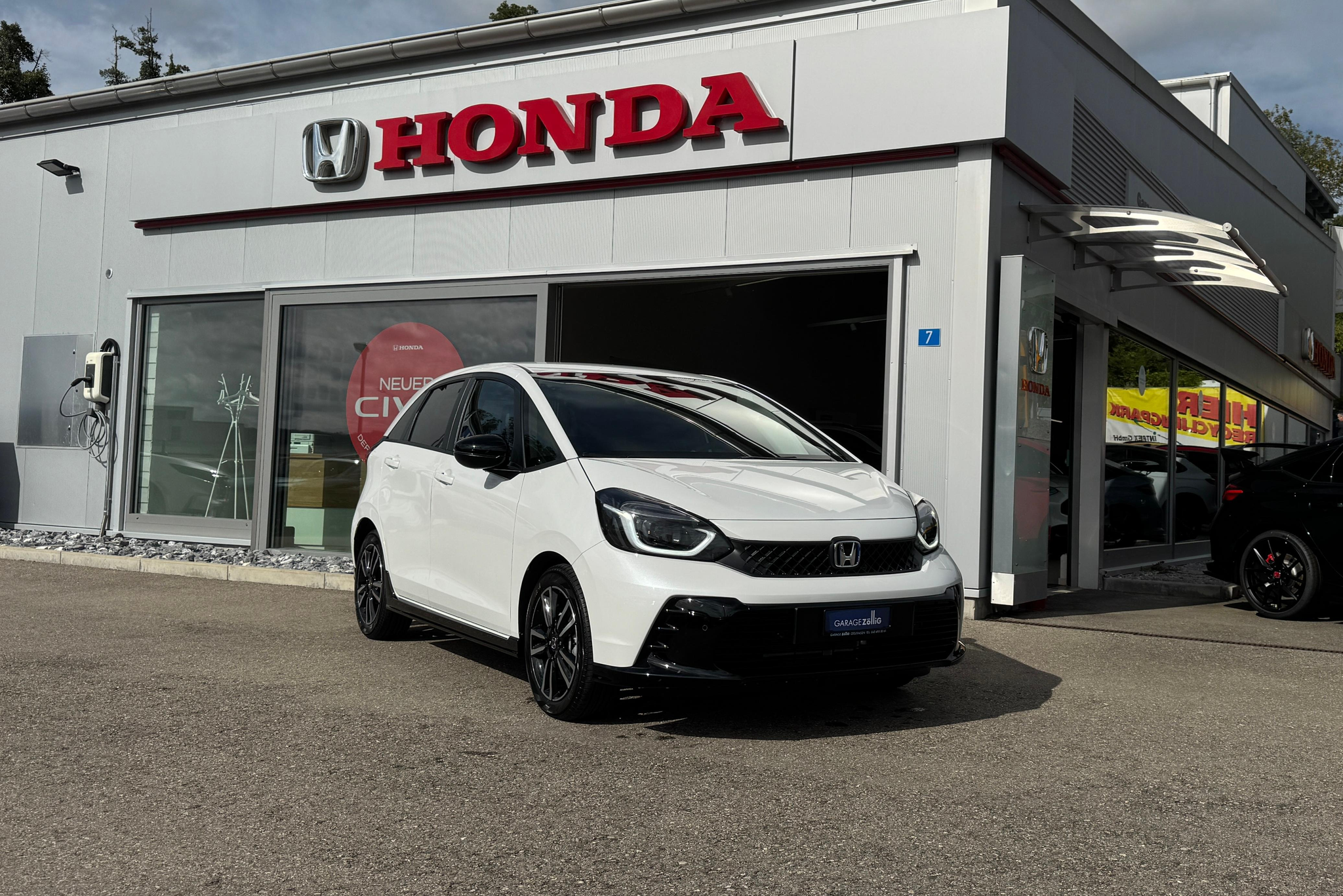 listing desktop thumbnail image 0