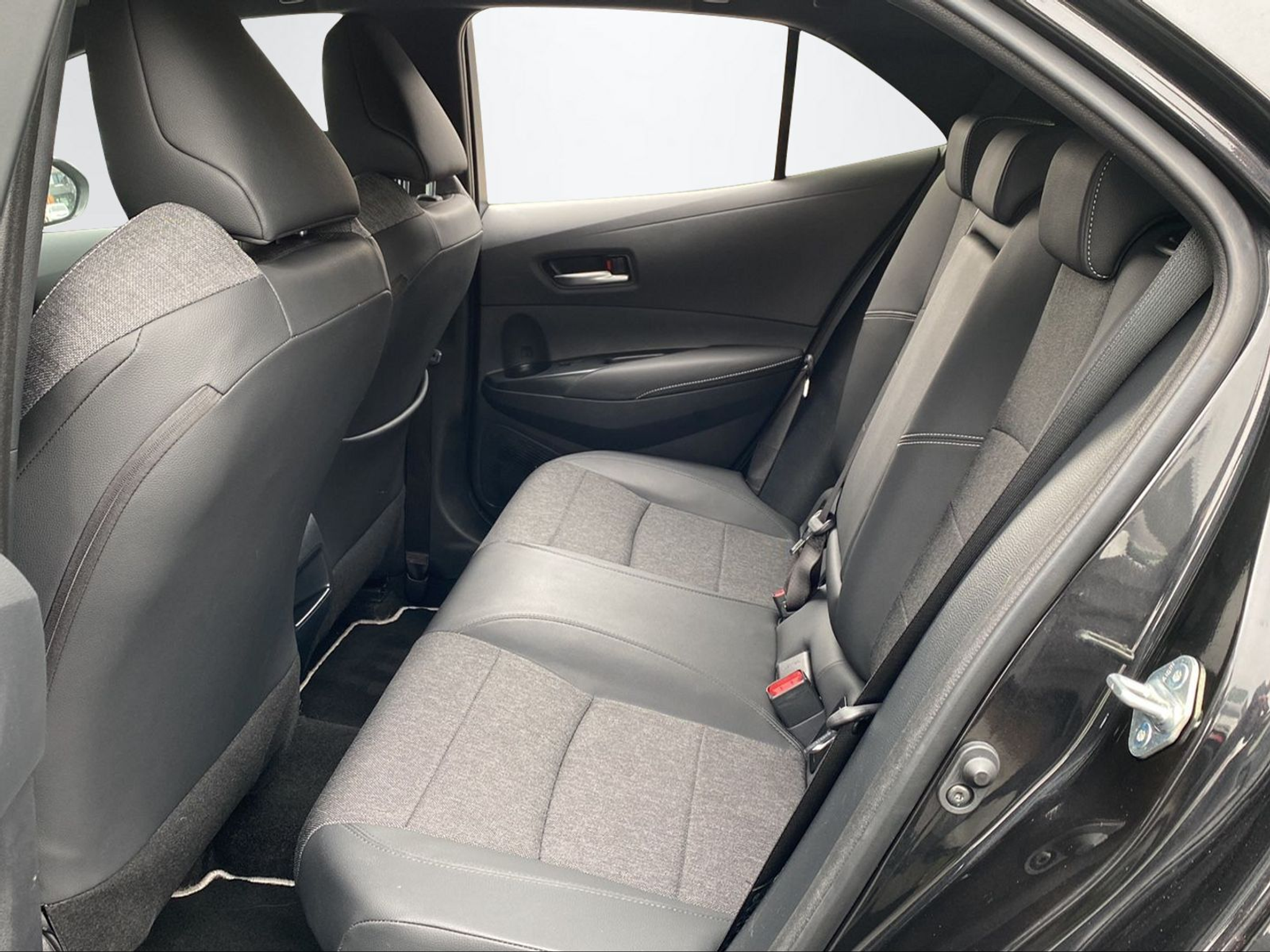 listing desktop thumbnail image 10