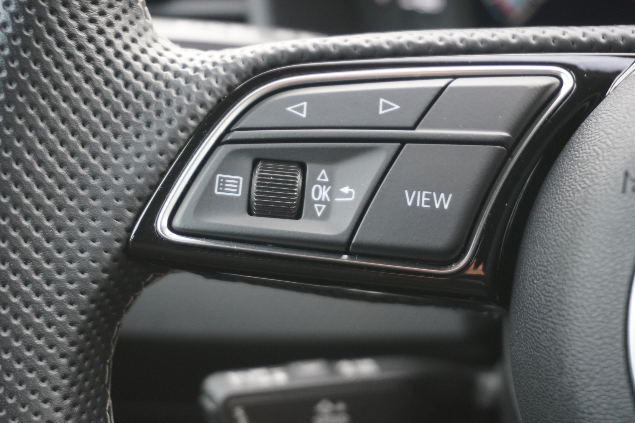 listing desktop thumbnail image 16