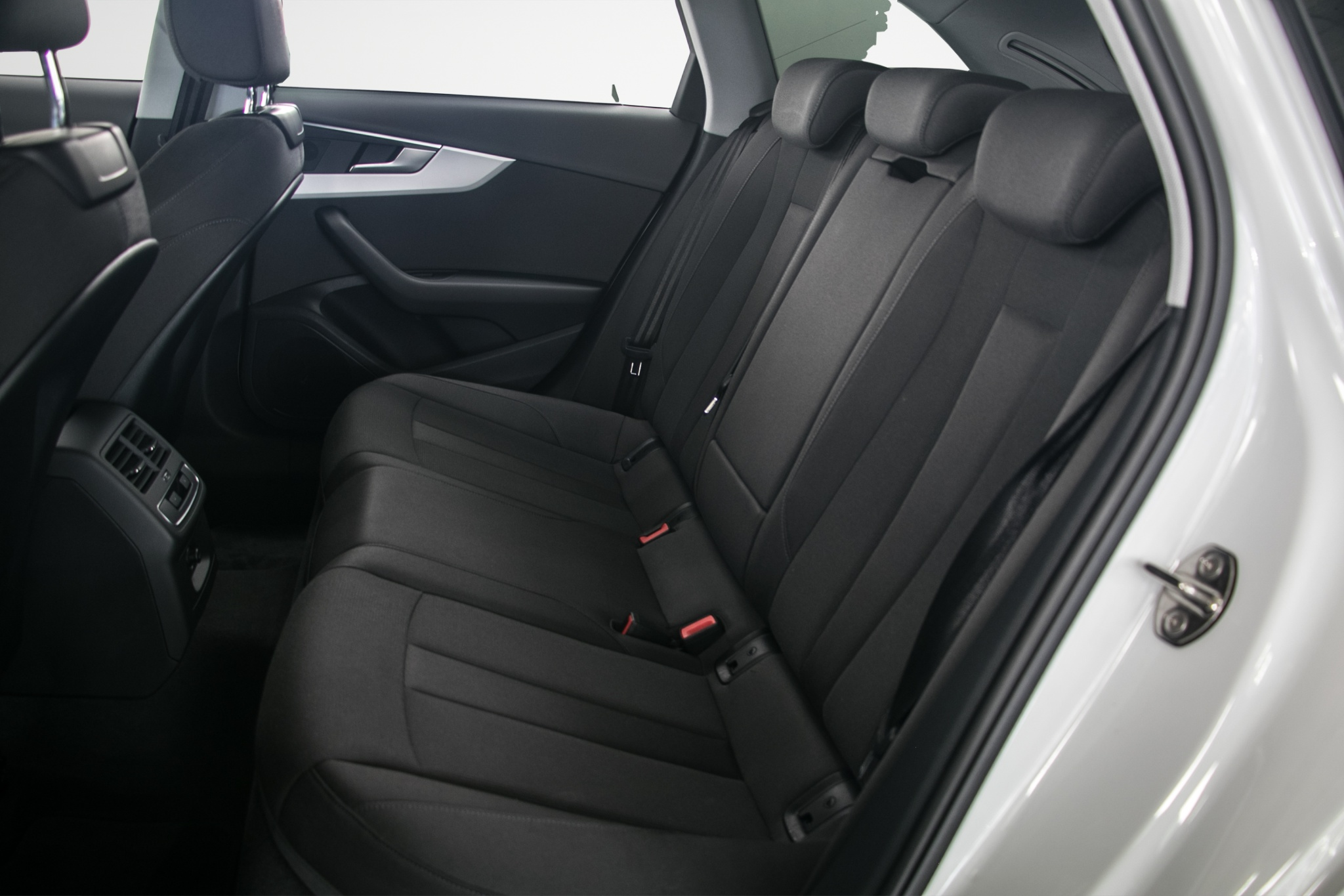 listing desktop thumbnail image 10