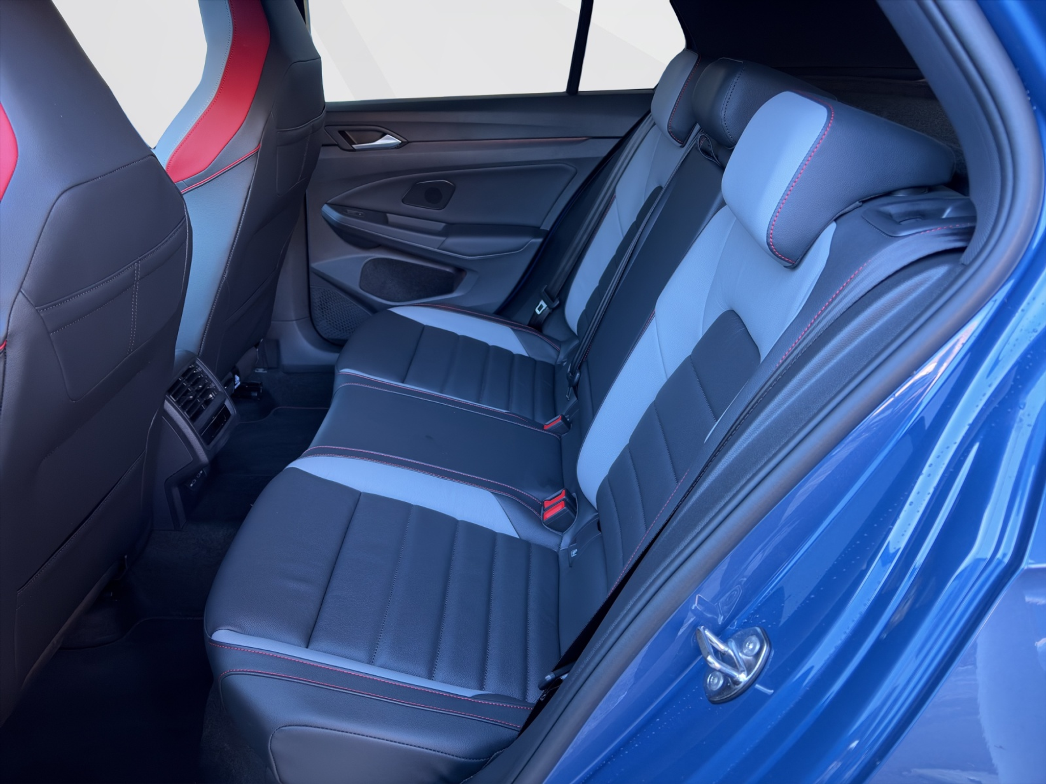 listing desktop thumbnail image 16