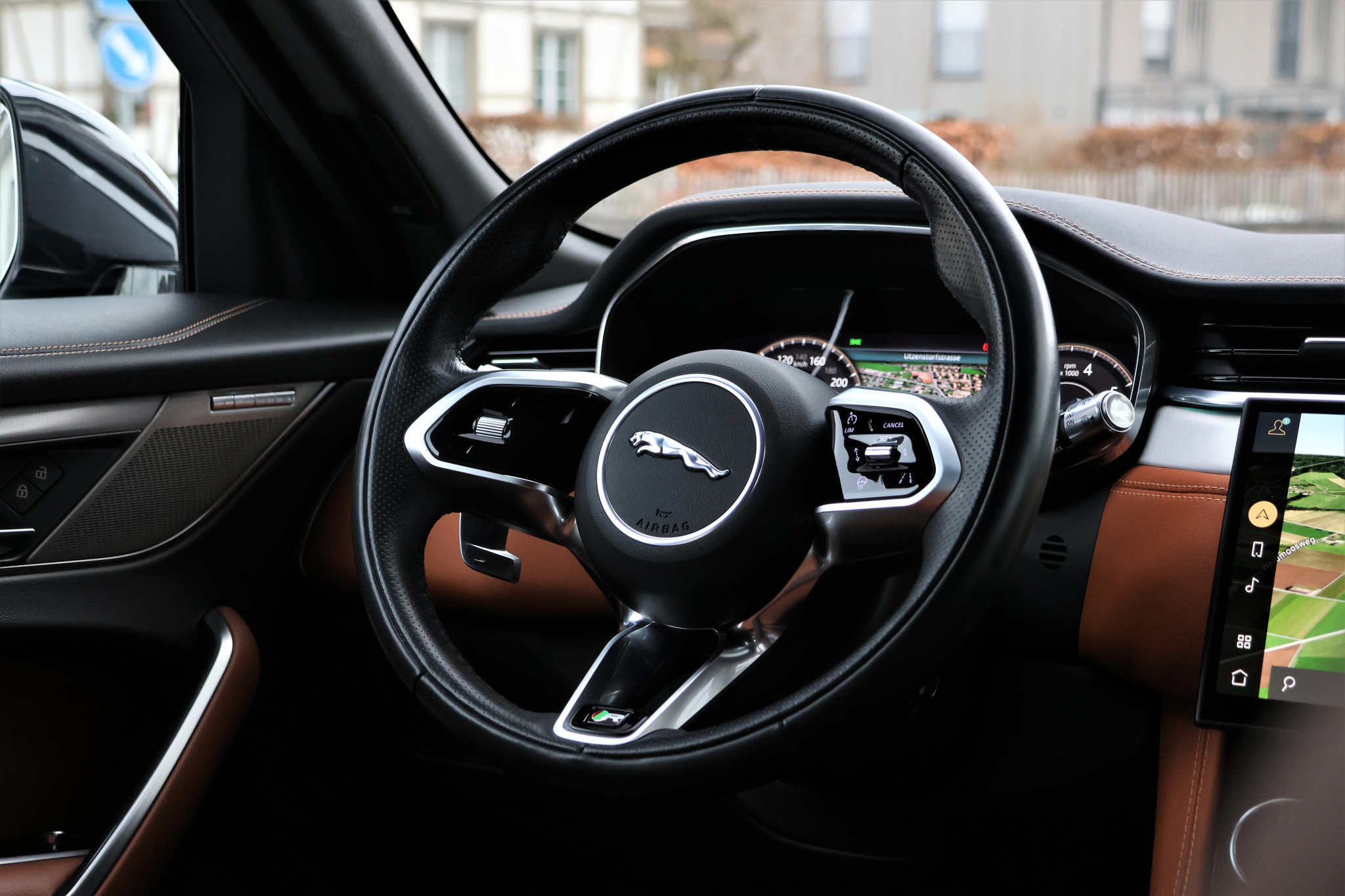 listing desktop thumbnail image 12