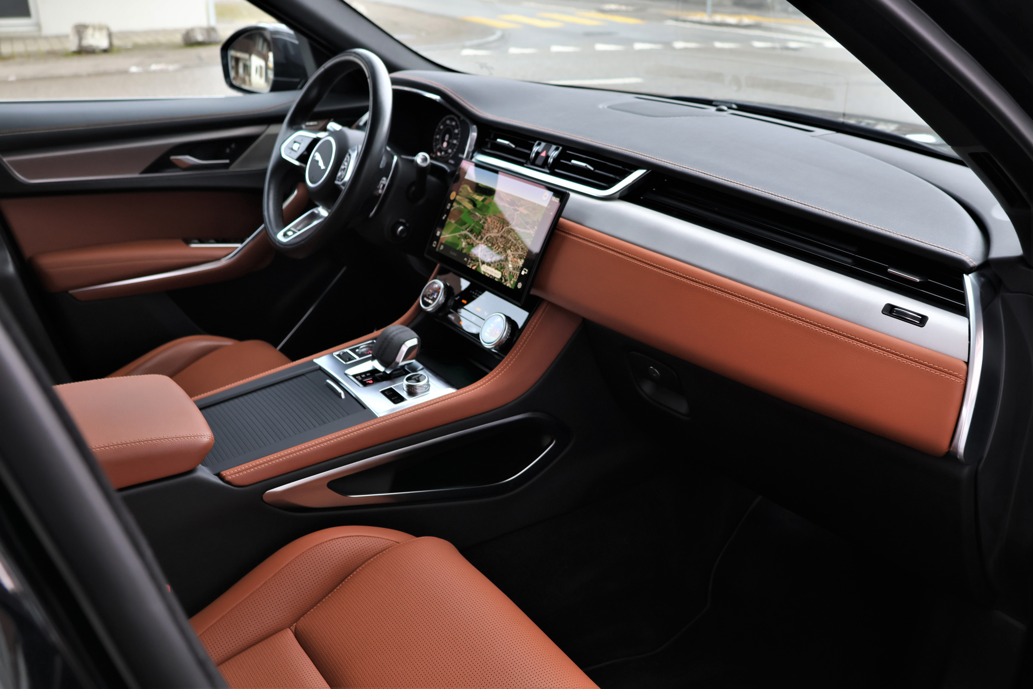 listing desktop thumbnail image 16