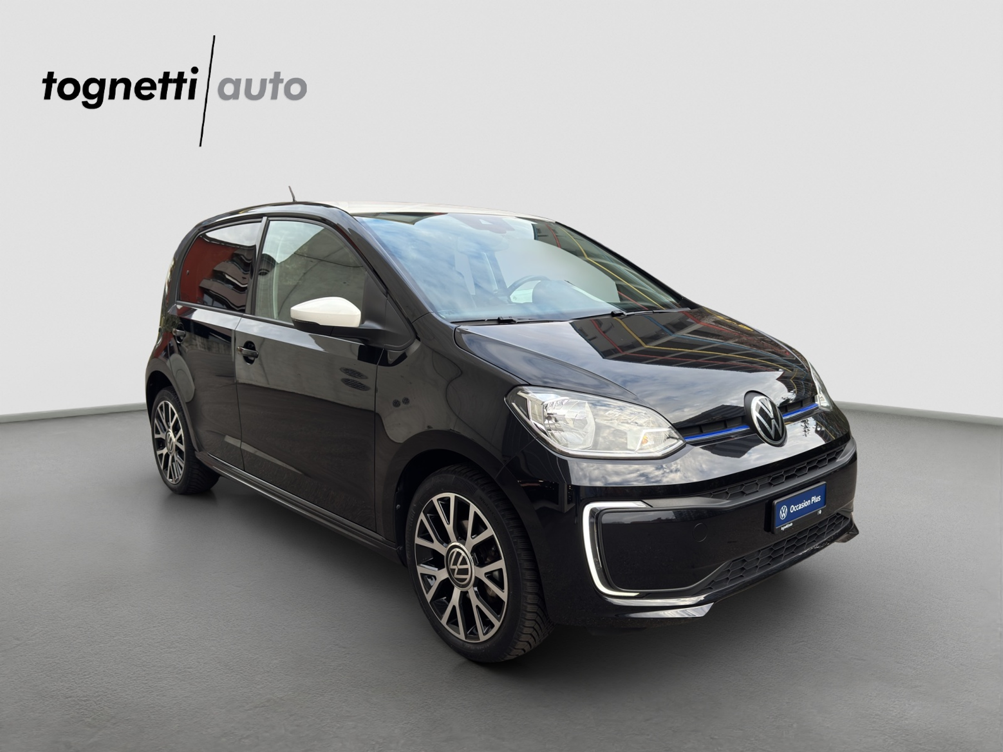 listing desktop thumbnail image 1