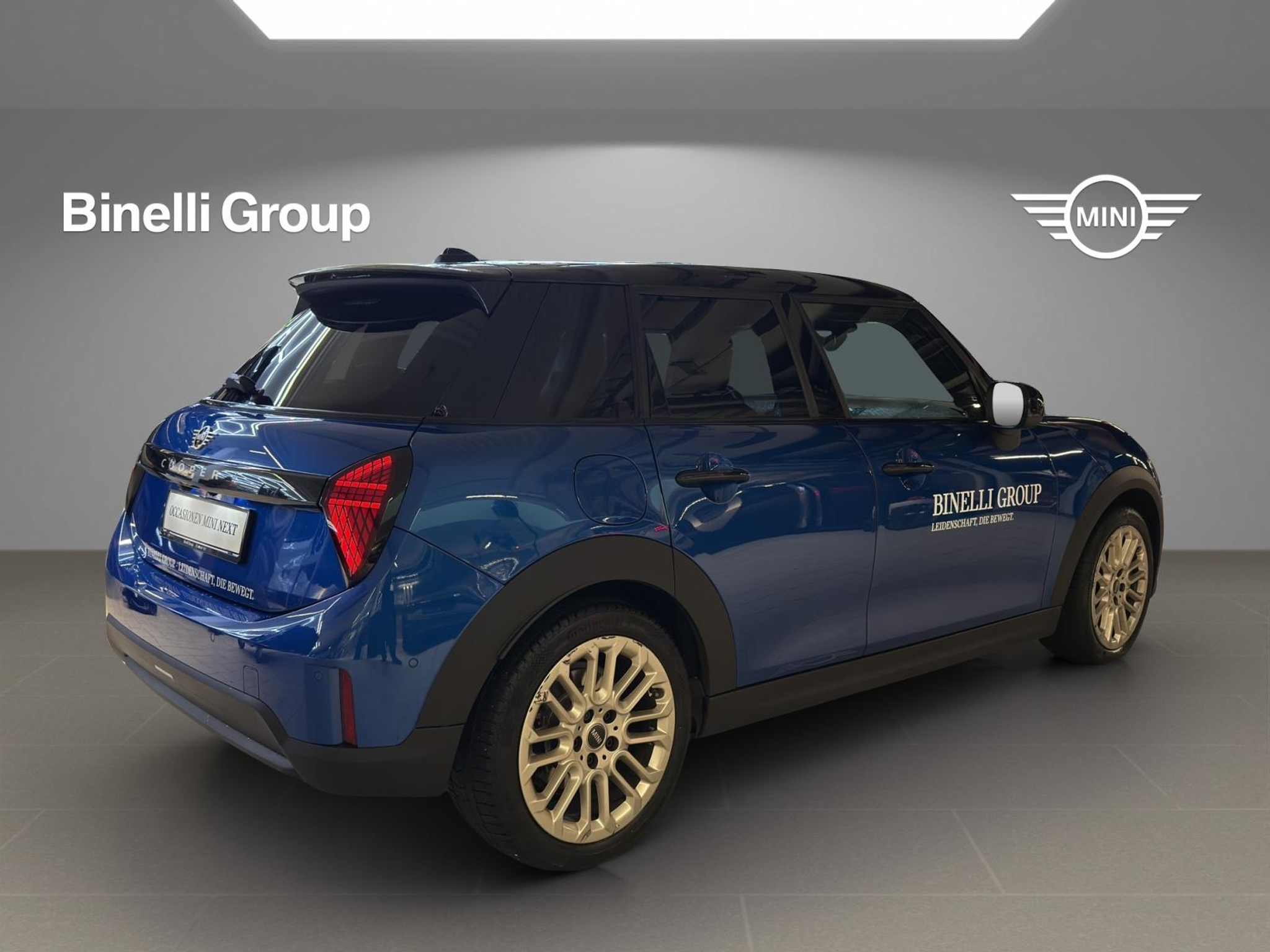 listing desktop thumbnail image 4