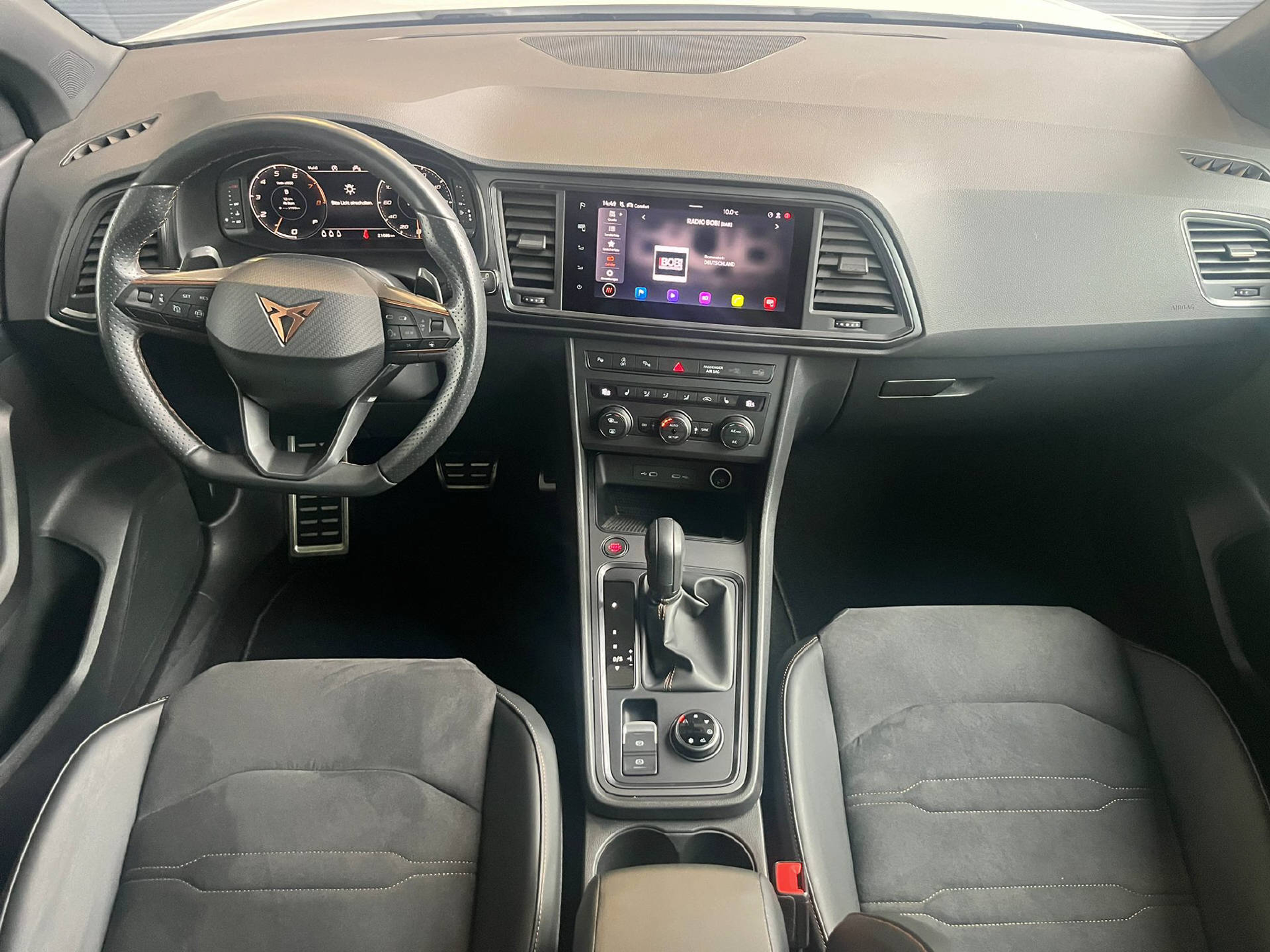 listing desktop thumbnail image 6