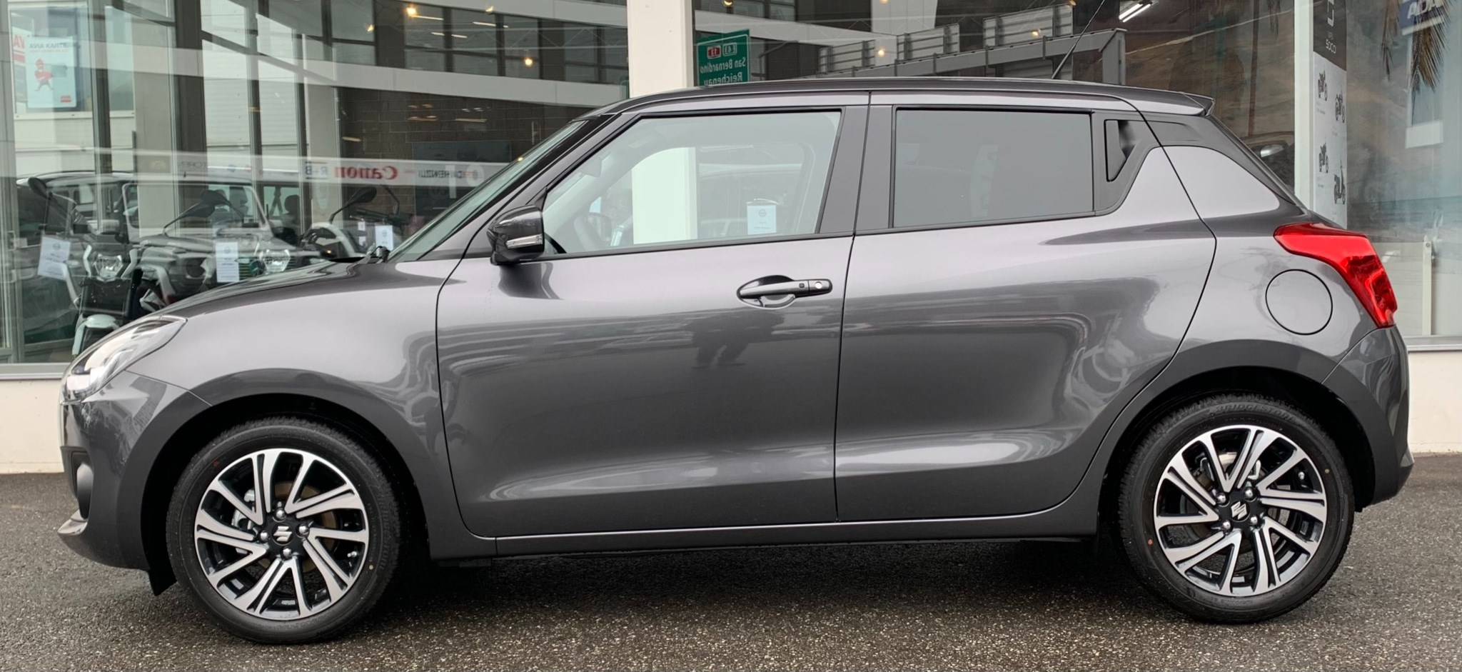 listing desktop thumbnail image 2