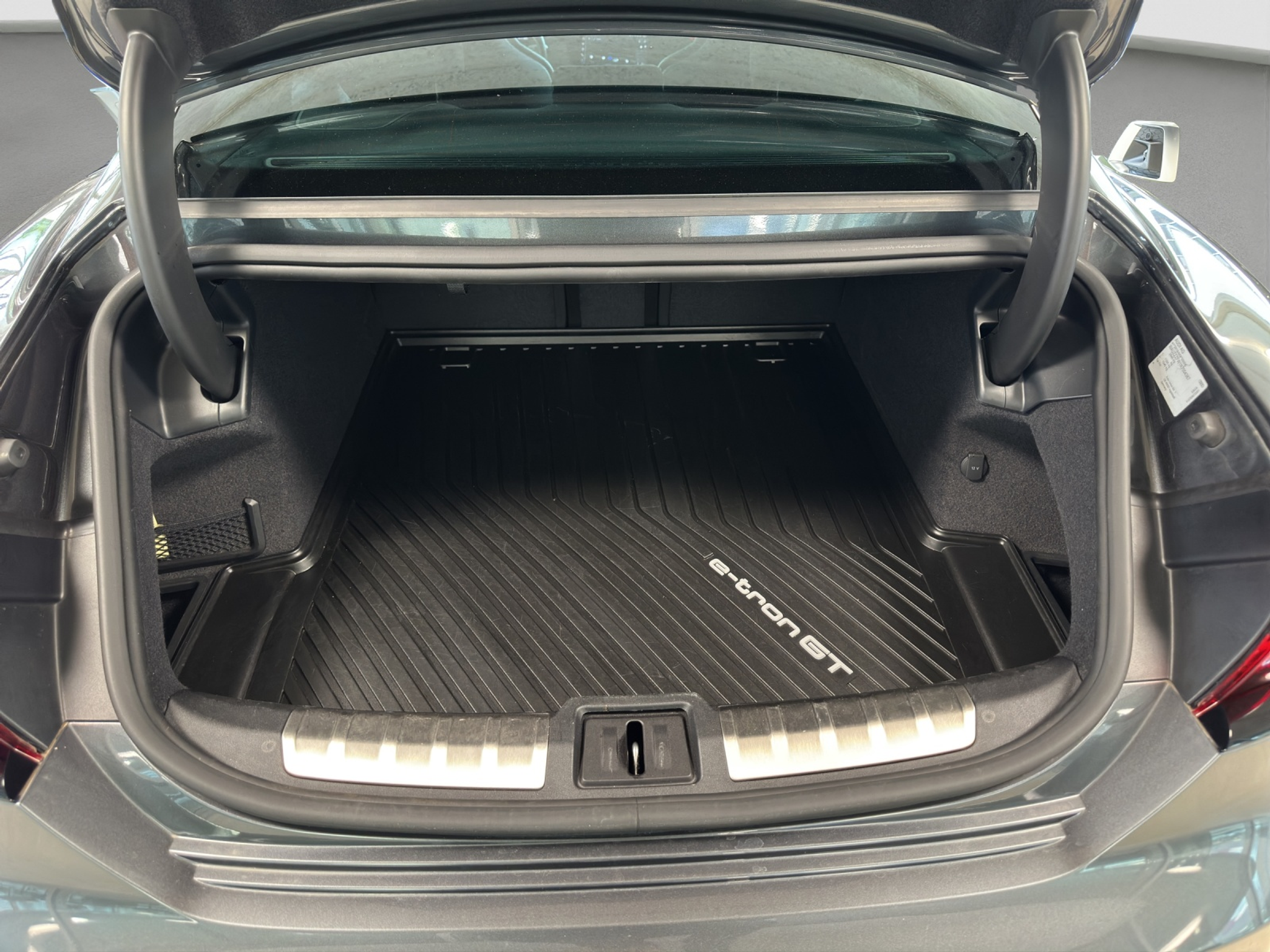 listing desktop thumbnail image 8