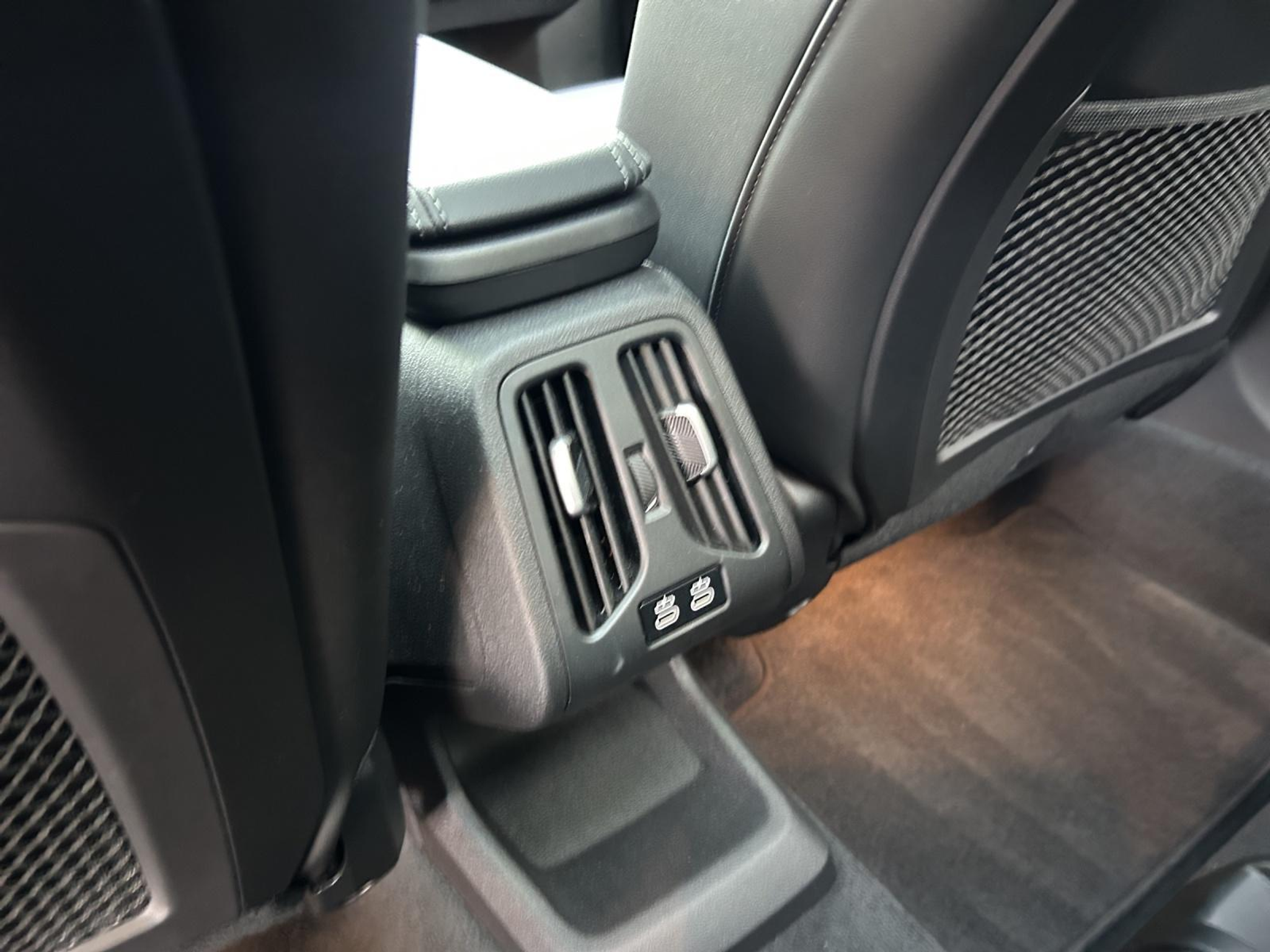 listing desktop thumbnail image 15