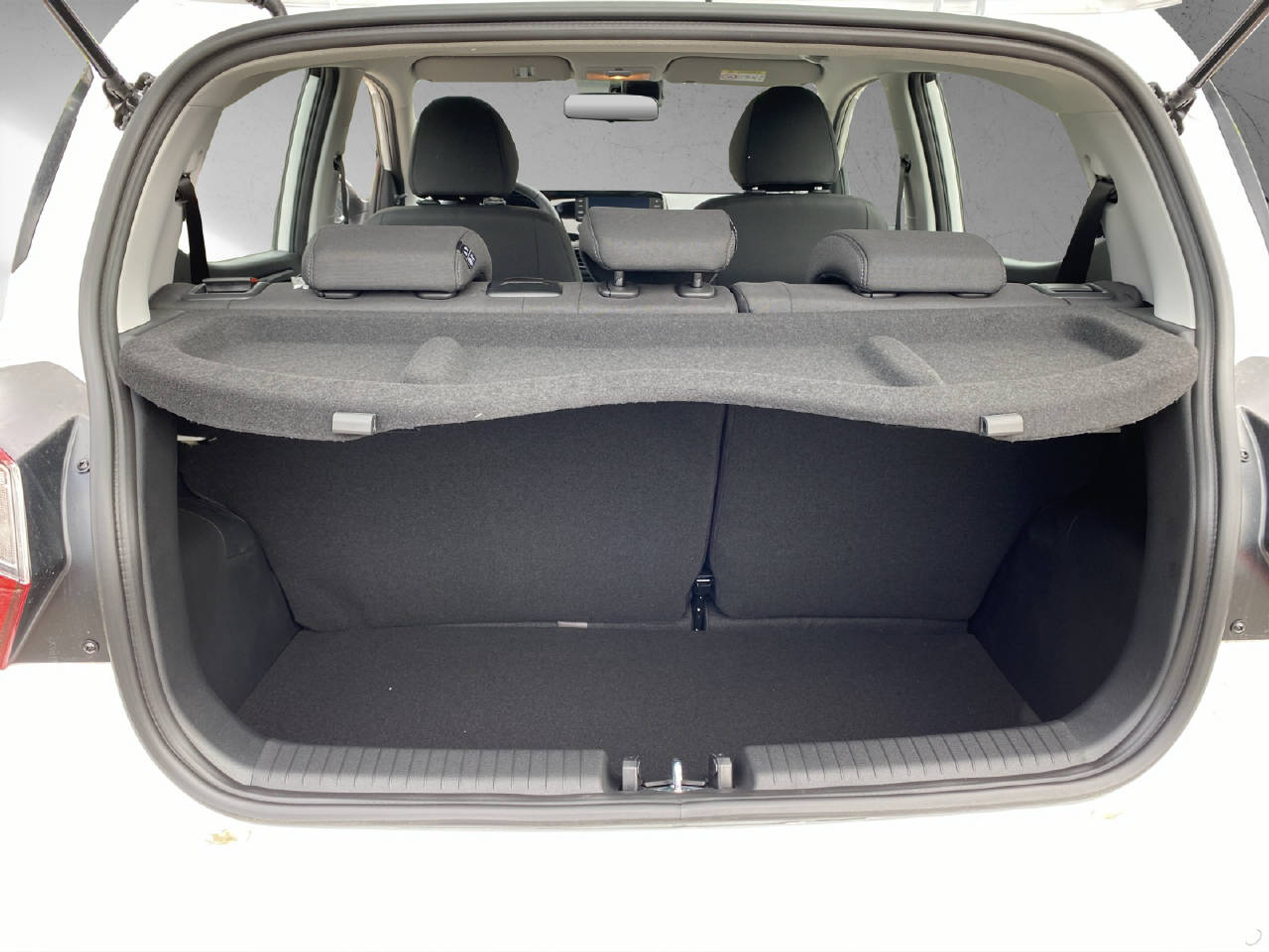 listing desktop thumbnail image 12