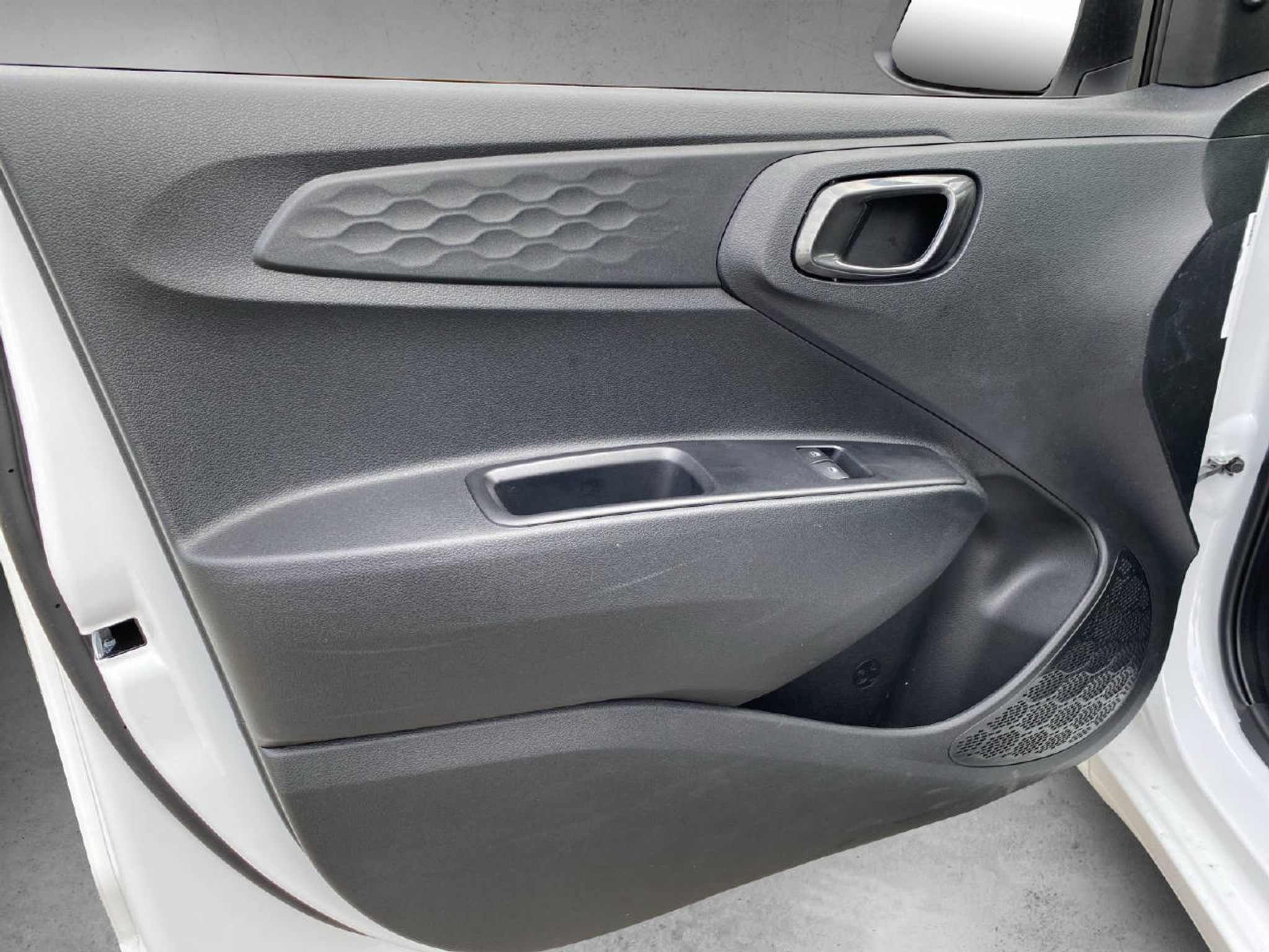 listing desktop thumbnail image 10