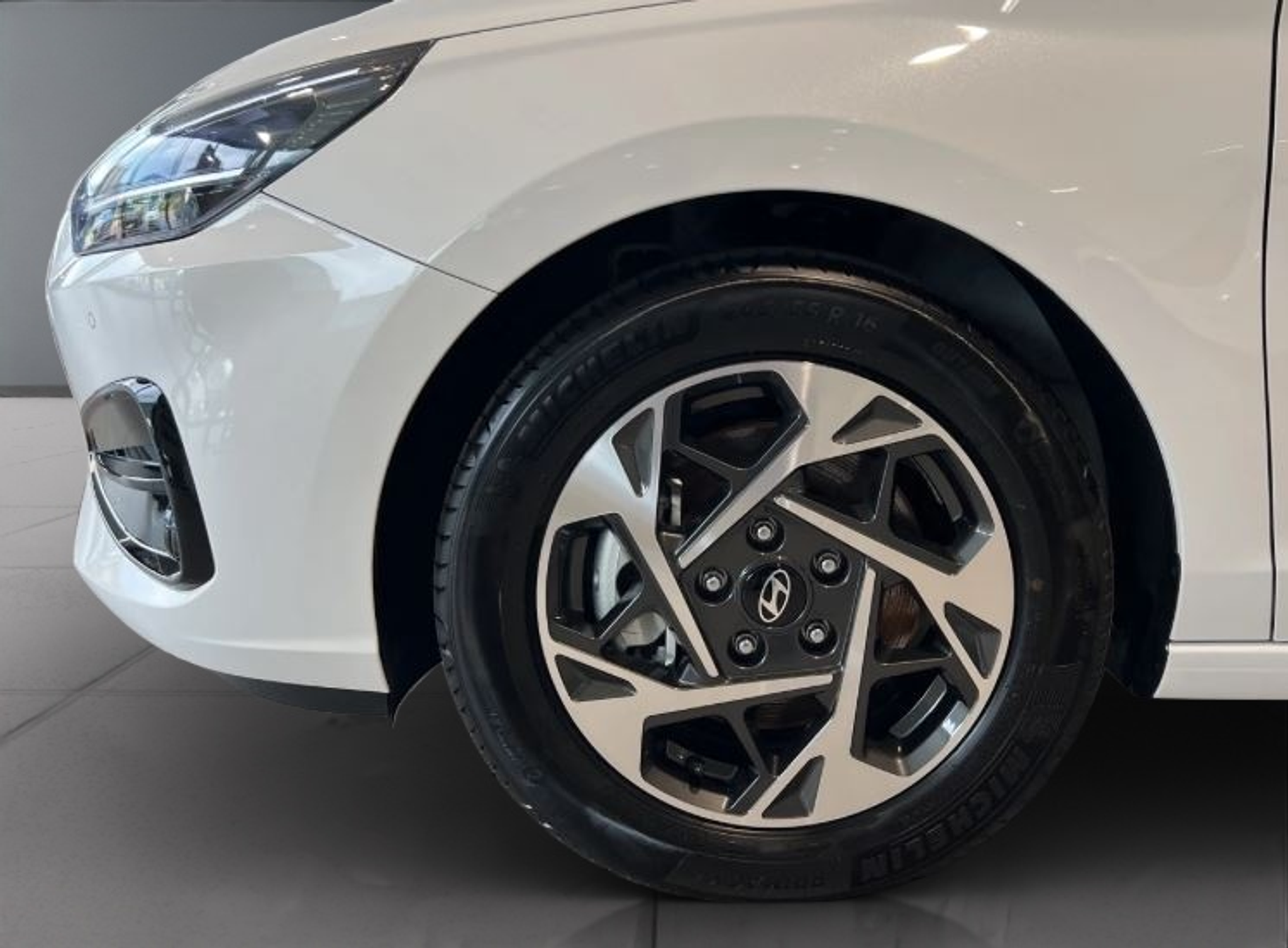 listing desktop thumbnail image 13