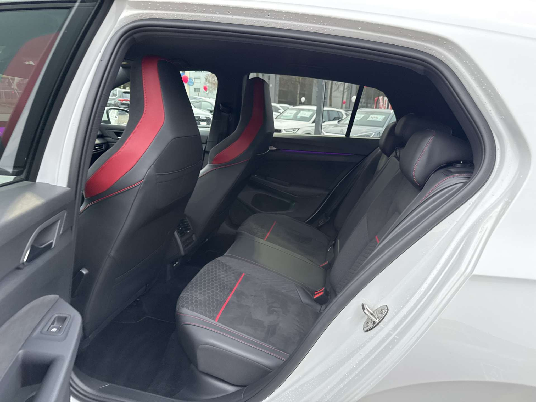 listing desktop thumbnail image 6