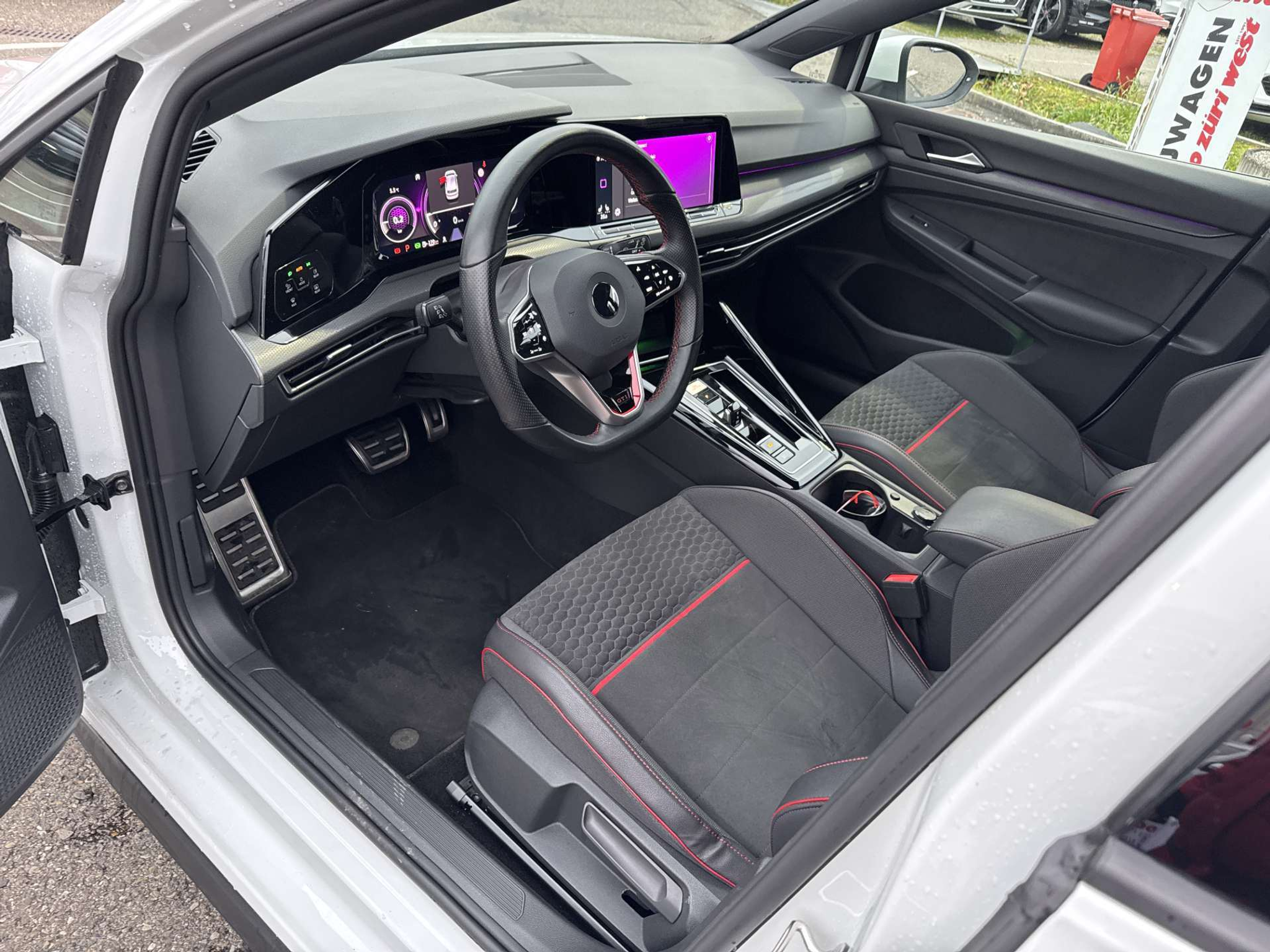 listing desktop thumbnail image 5