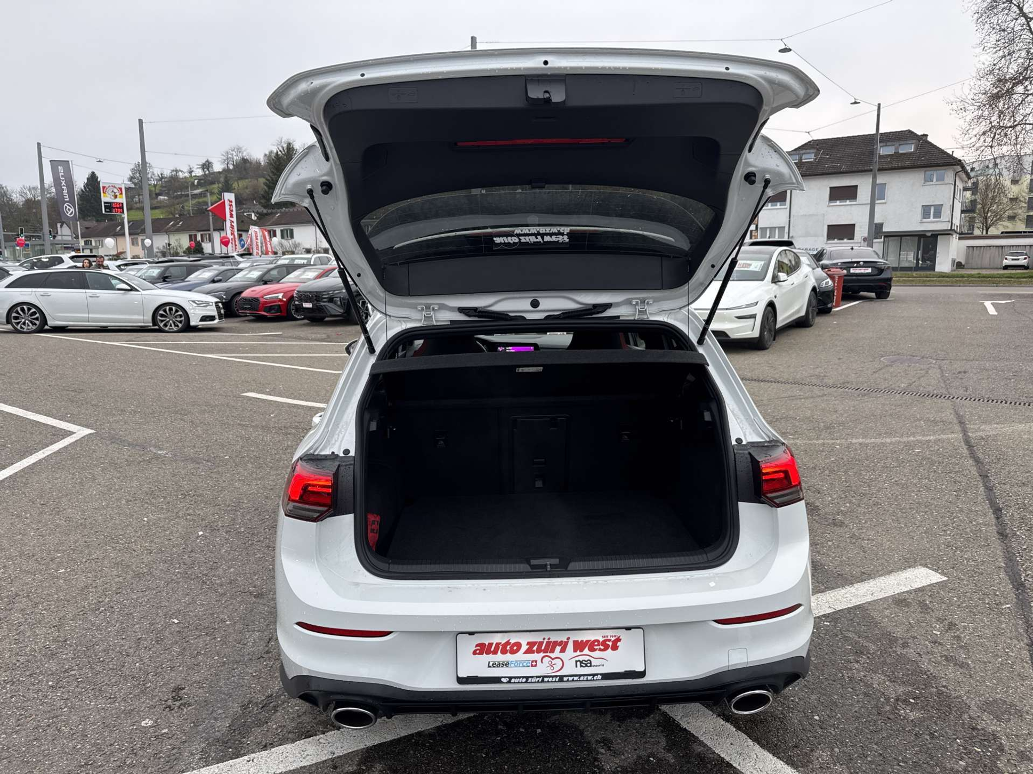 listing desktop thumbnail image 7