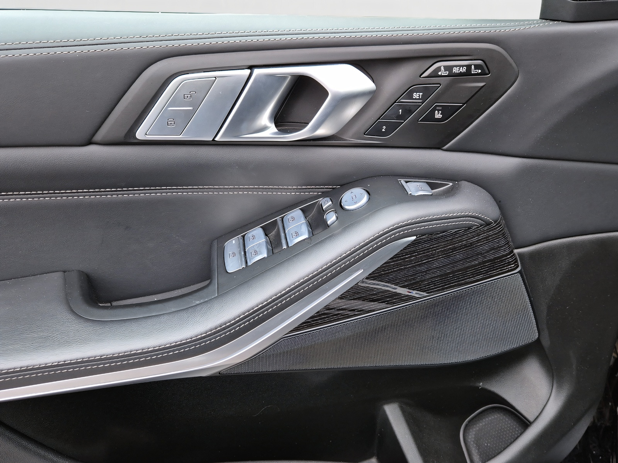 listing desktop thumbnail image 12